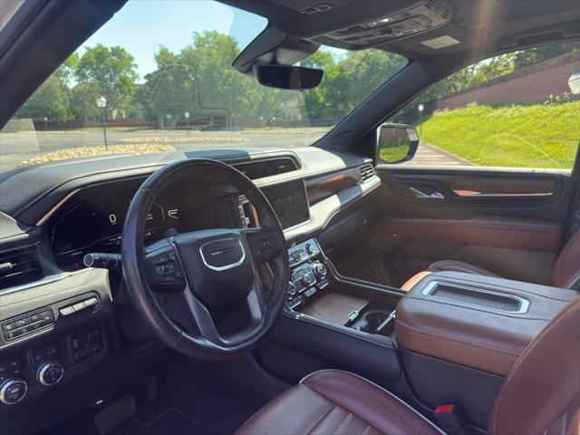 2024 GMC Yukon Denali Ultimate - Photo 10