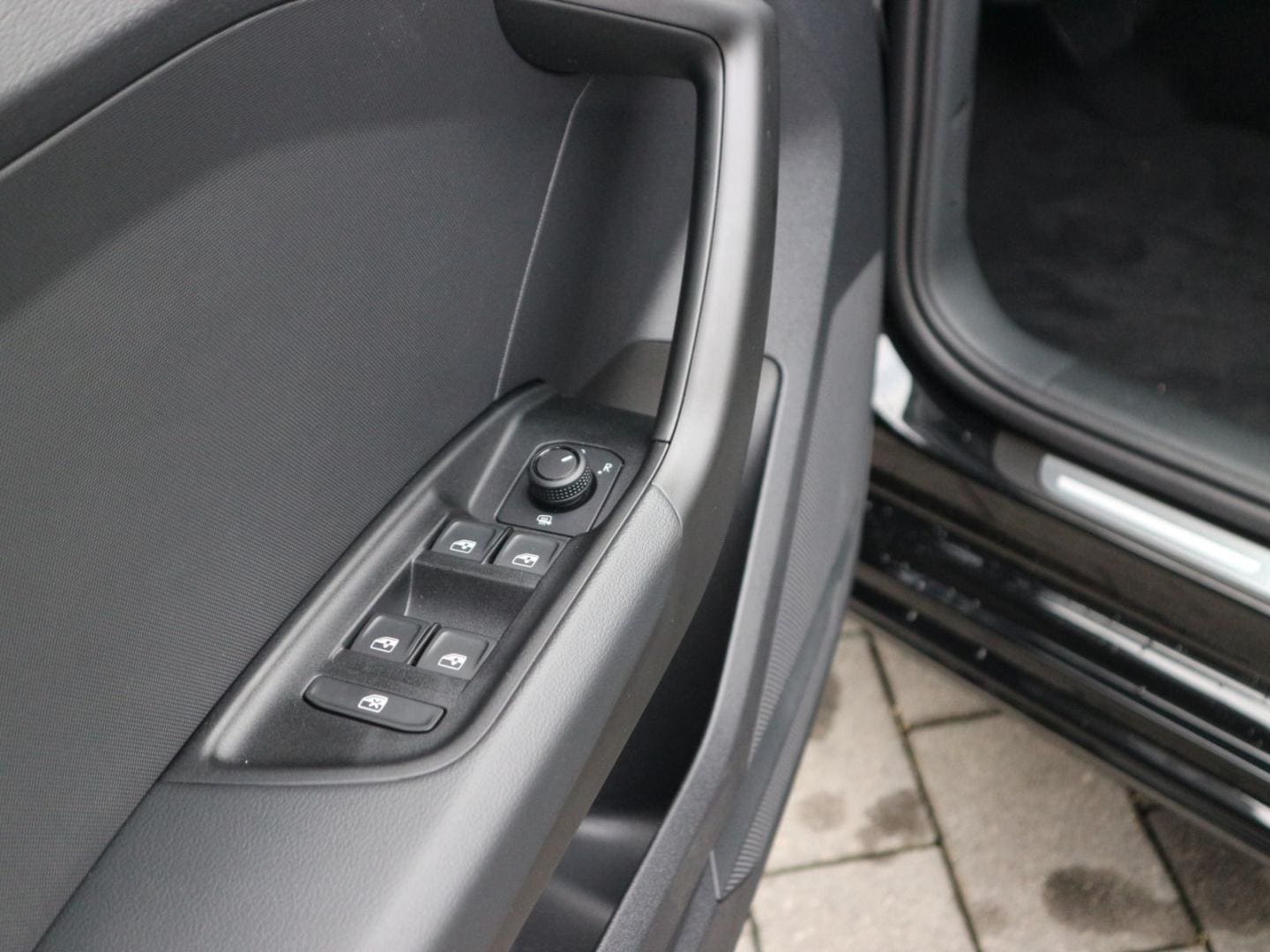 Bild über Audi A1 Sportback S line 30 TFSI S tronic - für weitere Informationen kontaktieren Sie den Audi Partner