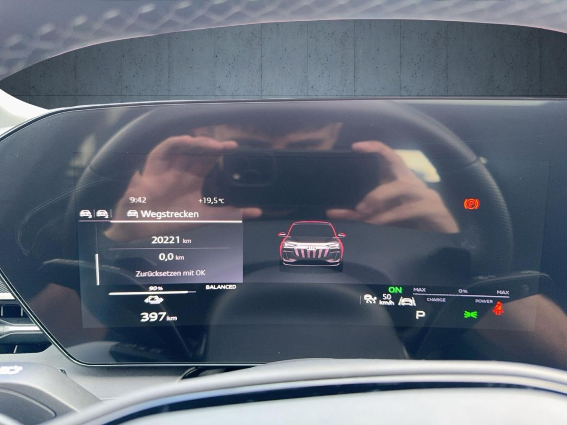Audi SQ6 SUV e-tron