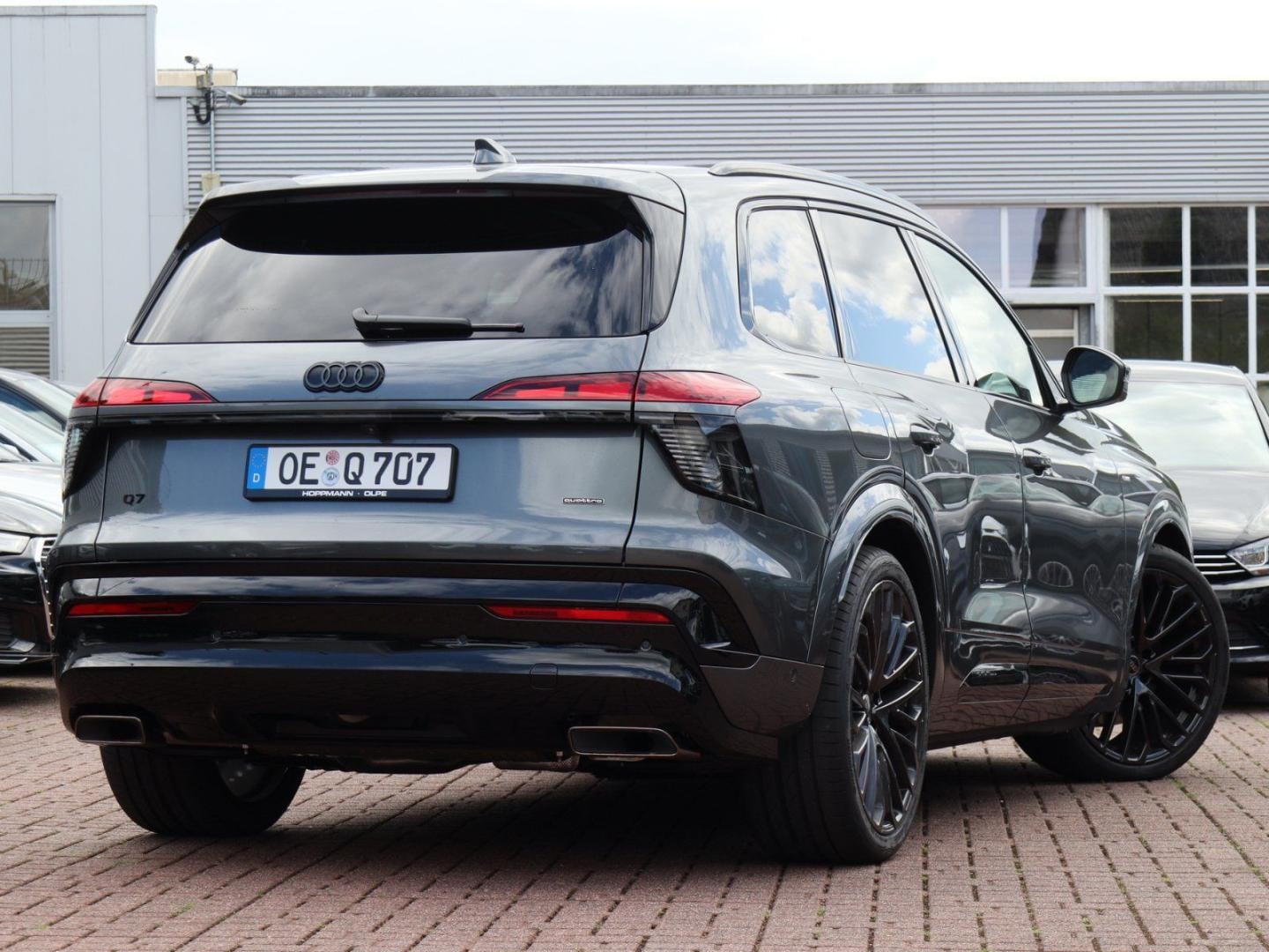 Bild über Audi Q7 SUV TDI quattro 220 kW tiptronic - für weitere Informationen kontaktieren Sie den Audi Partner