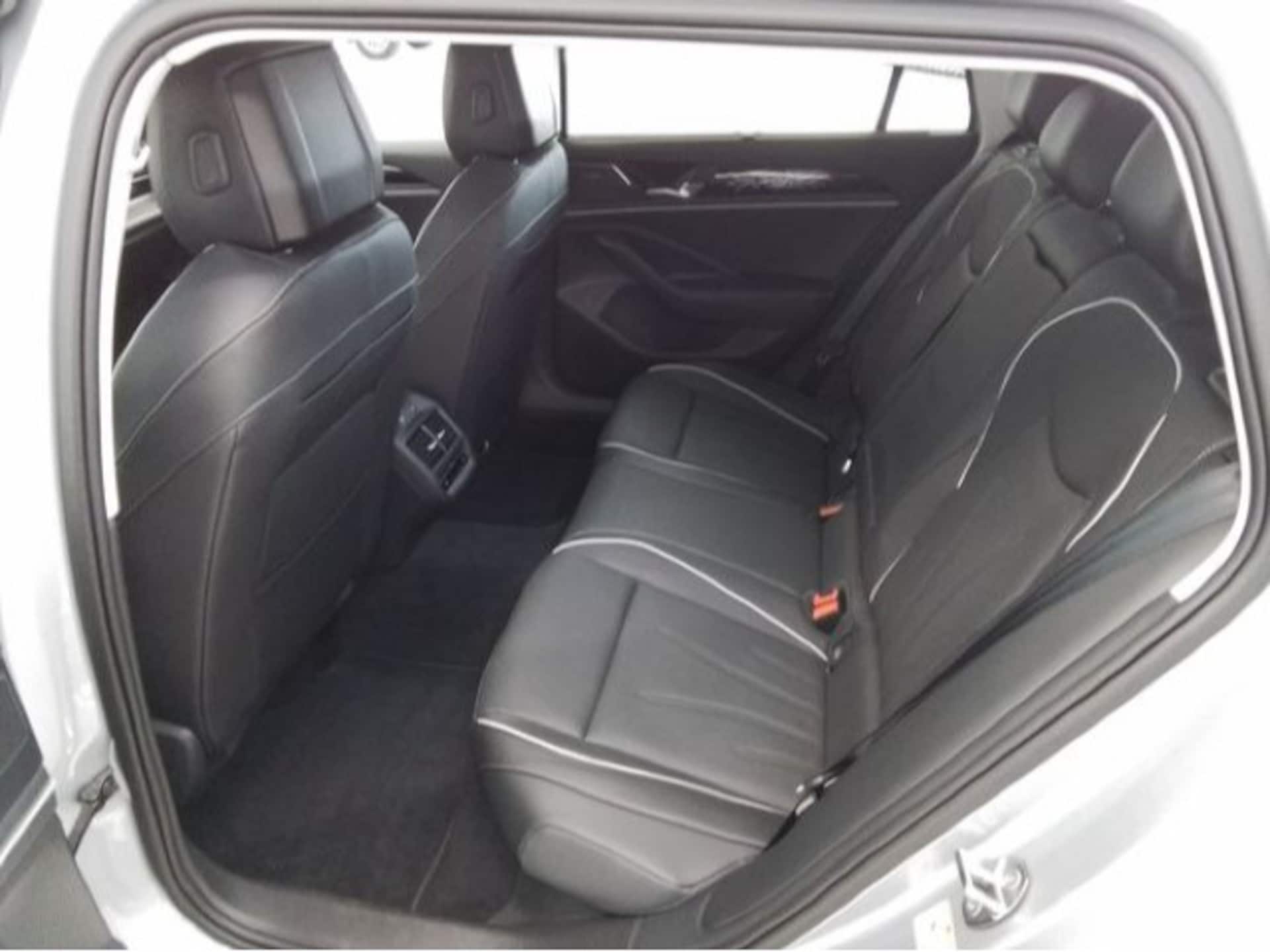 Volkswagen Passat Elegance