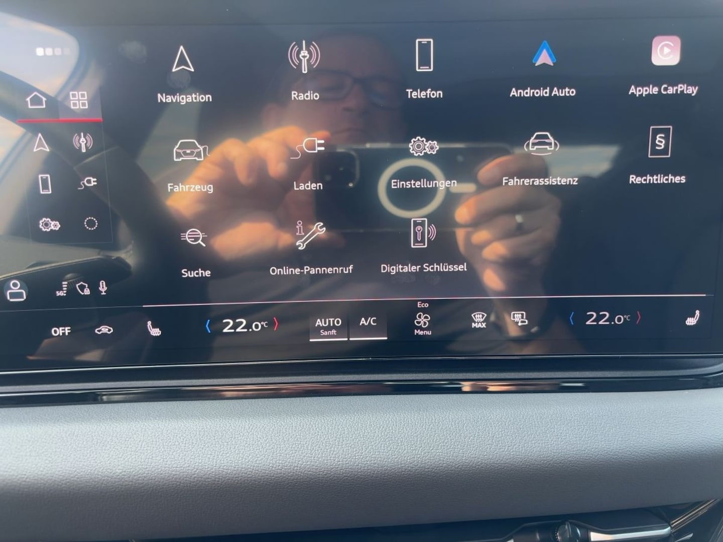 Bild über Audi A6 Avant e-tron e-tron quattro - für weitere Informationen kontaktieren Sie den Audi Partner