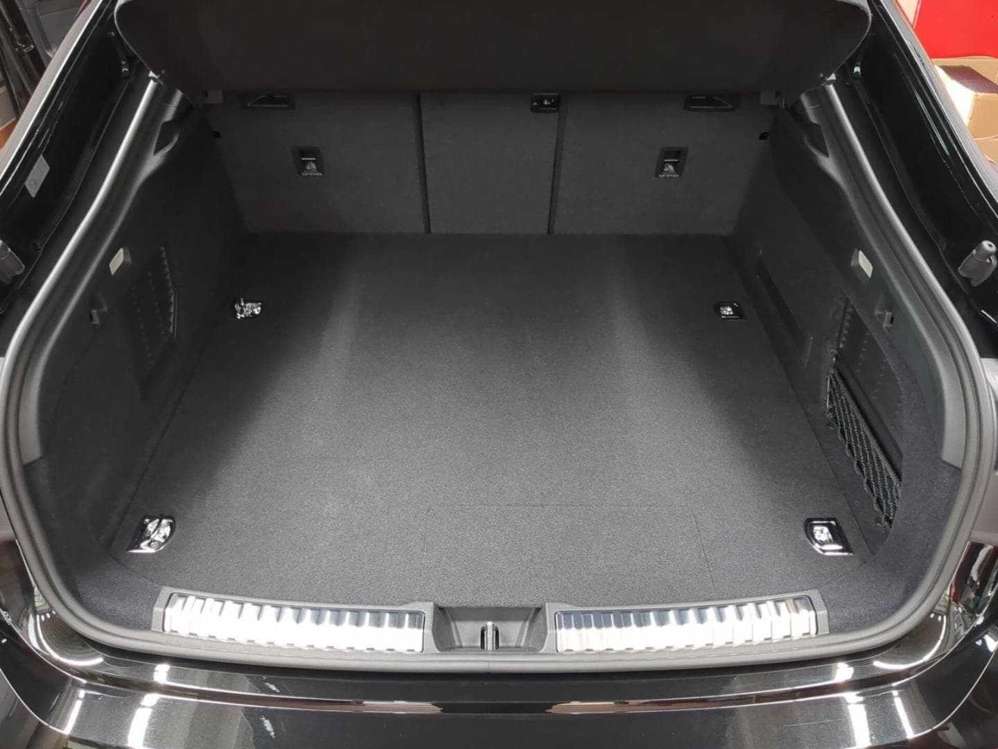 Bild über Audi RS 5 Limousine TFSI quattro 470 kW tiptronic - für weitere Informationen kontaktieren Sie den Audi Partner