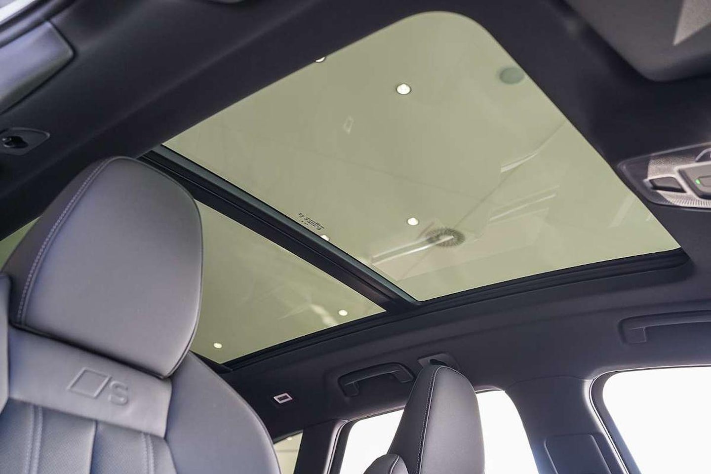 Image about Audi Q5 SUV TFSI quattro 200 kW sport