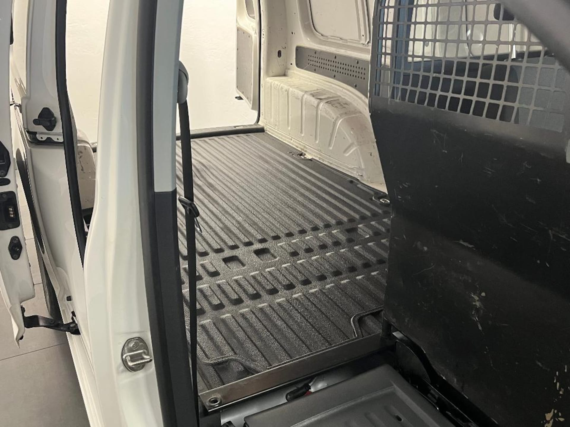 Volkswagen Caddy Maxi Kasten Basis-Modell