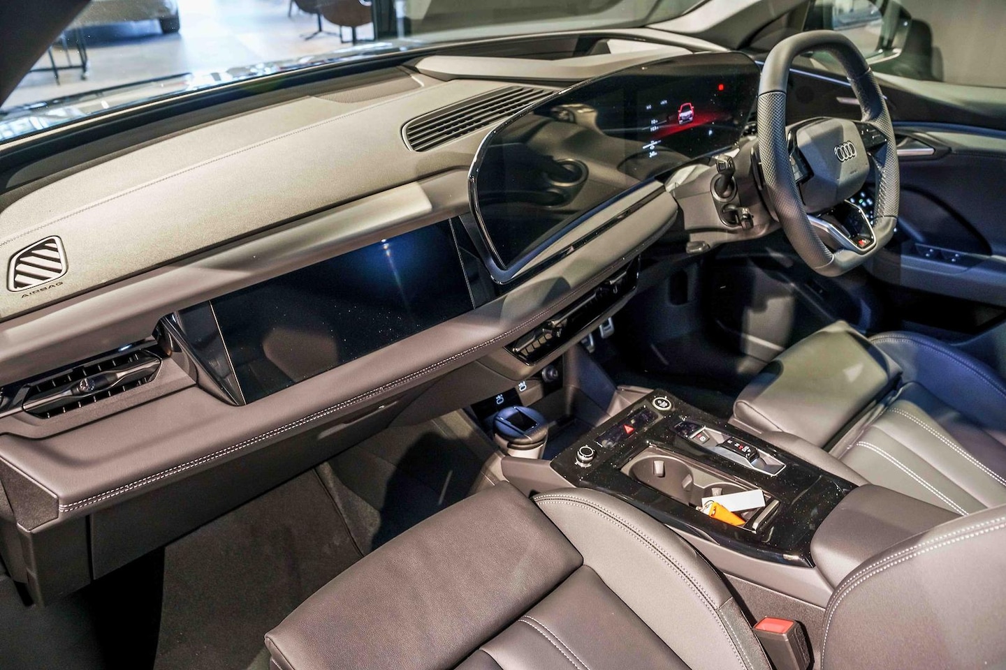 Image about Audi Q6 SUV e-tron e-tron quattro