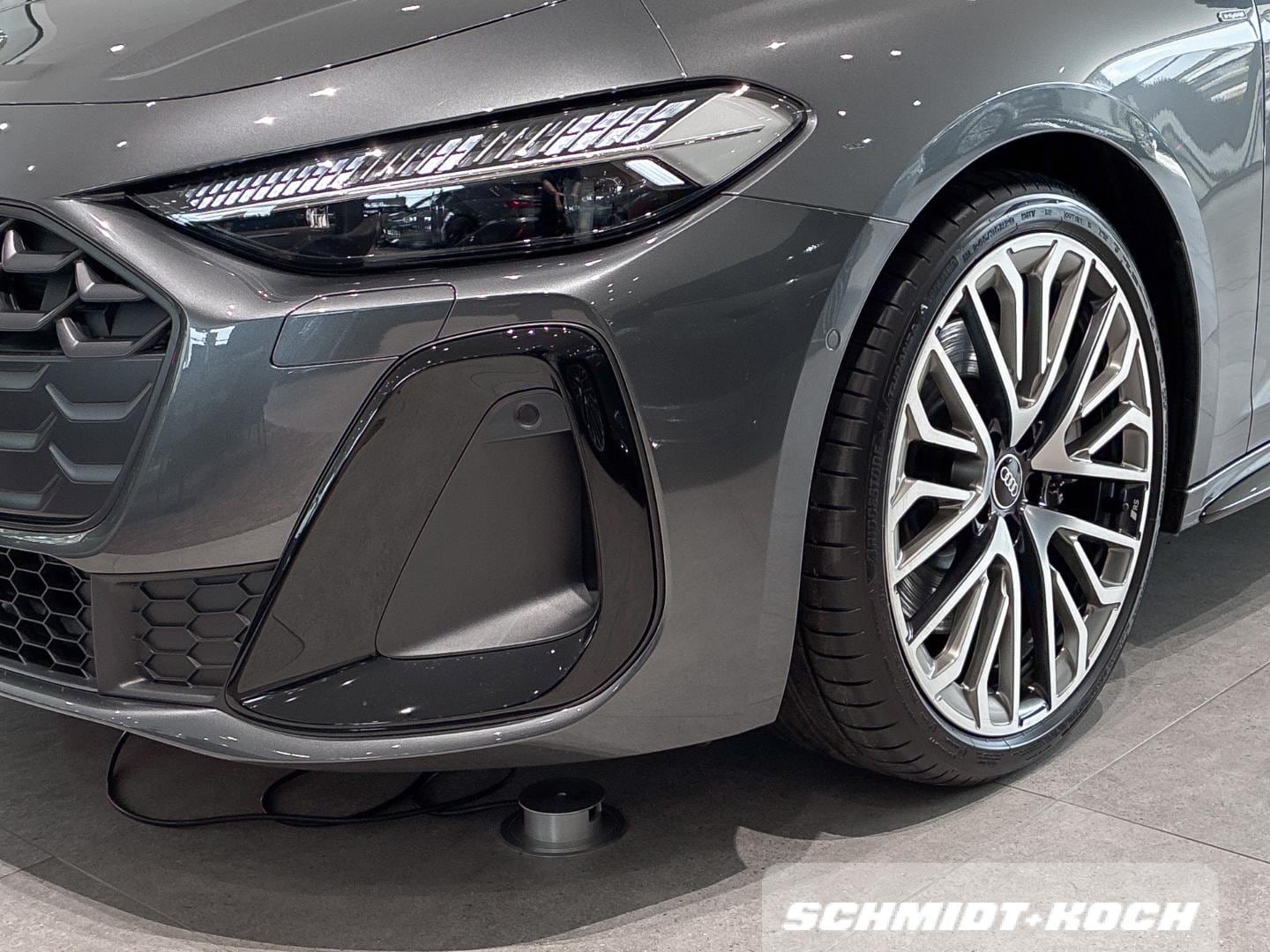 Bild über Audi A5 Limousine e-hybrid e-hybrid quattro 220 kW S tronic - für weitere Informationen kontaktieren Sie den Audi Partner