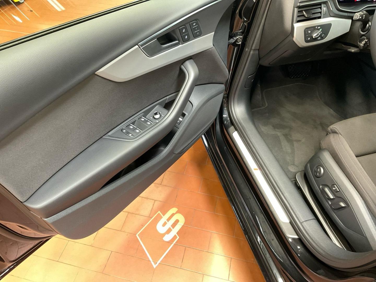 Image about Audi A4 Avant S line 45 TFSI quattro S tronic