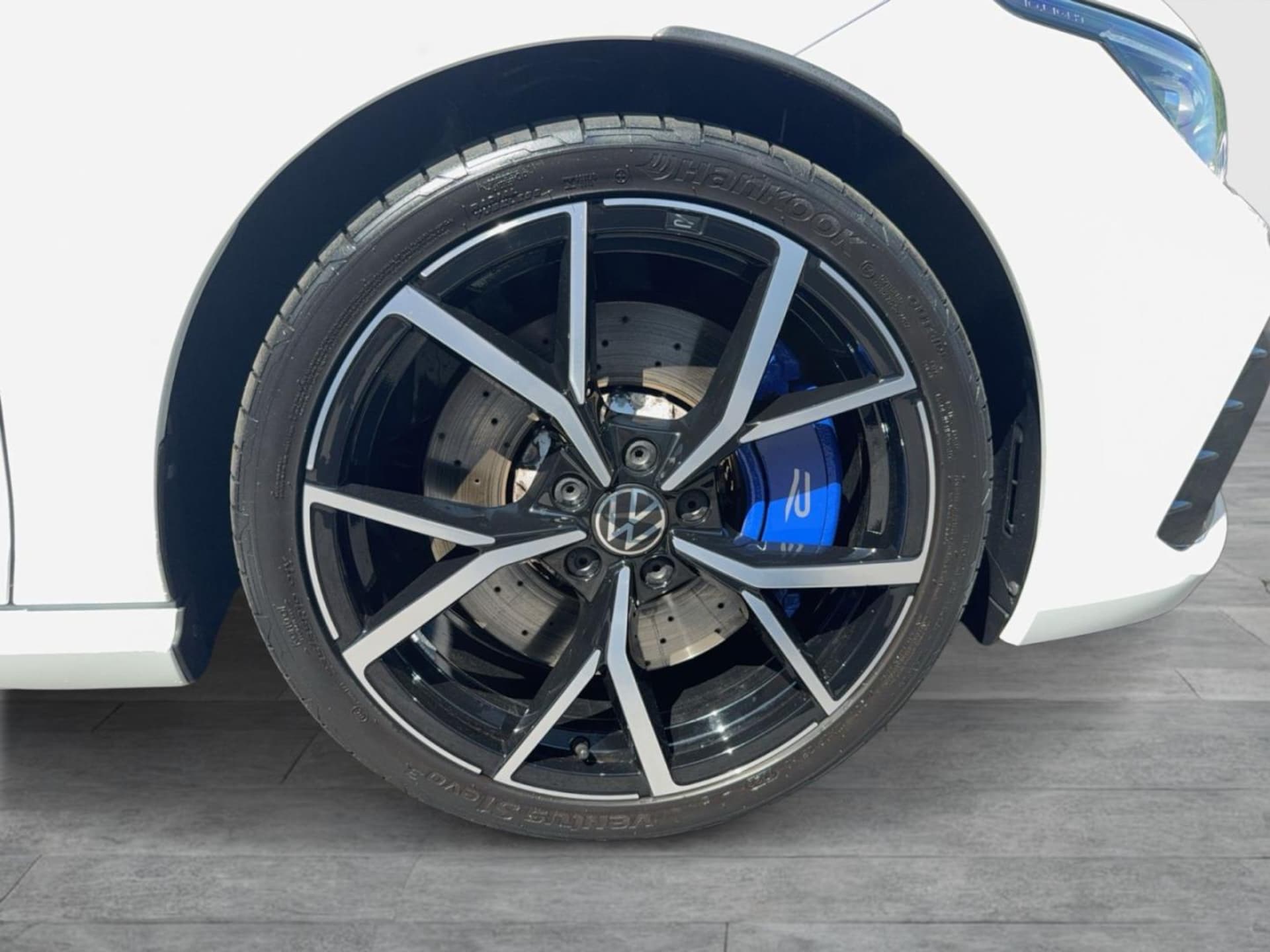 Volkswagen Golf Variant R