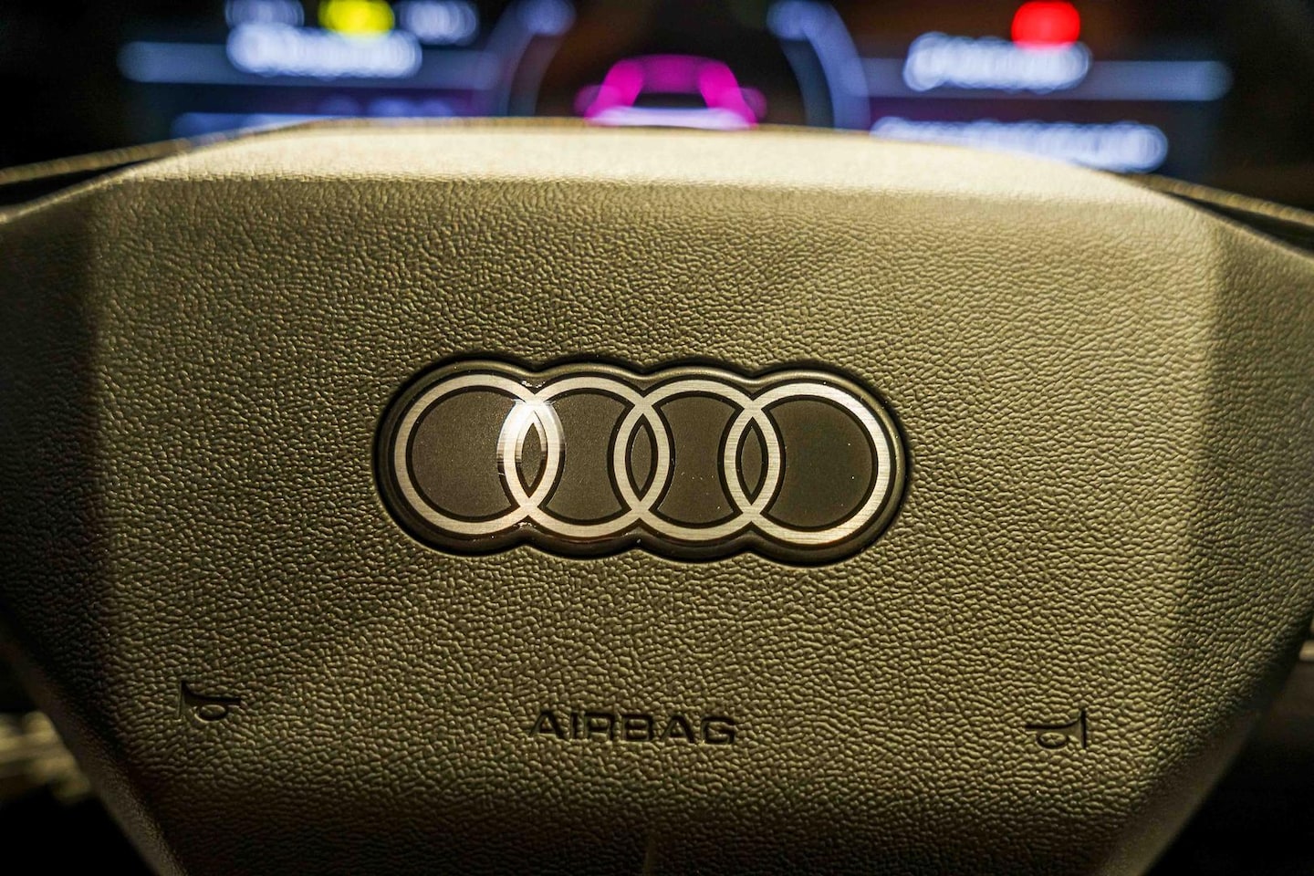 Image about Audi Q6 SUV e-tron e-tron quattro