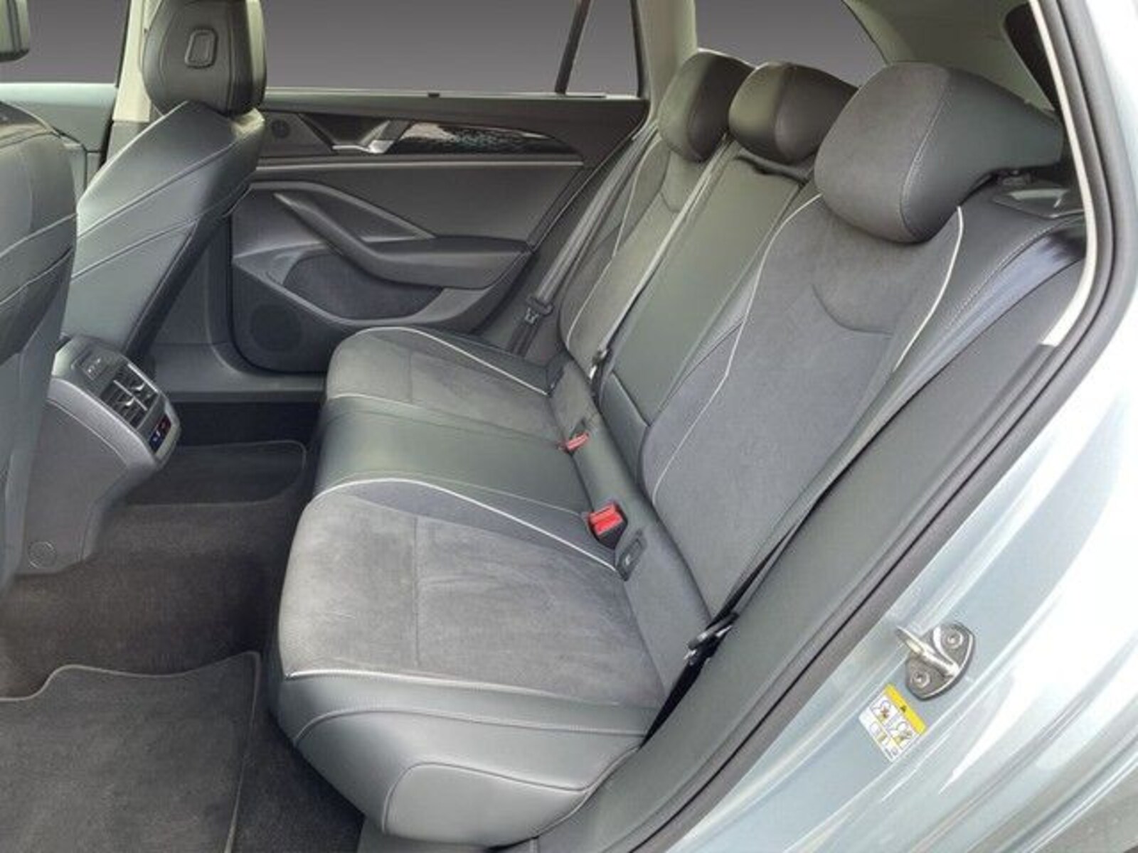 Volkswagen Passat – Bild 13