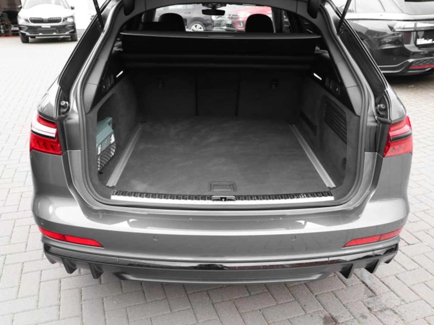 Bild über Audi S6 Avant TDI quattro tiptronic - für weitere Informationen kontaktieren Sie den Audi Partner