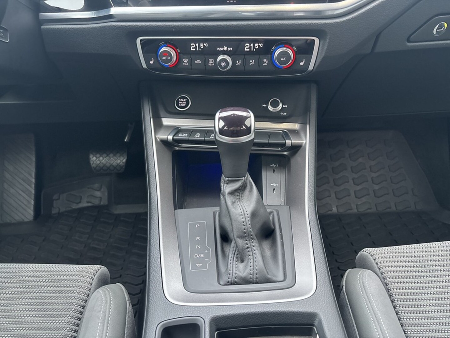 Bild über Audi Q3 S line 40 TFSI quattro S tronic - für weitere Informationen kontaktieren Sie den Audi Partner