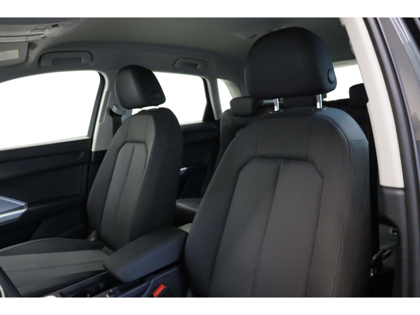 Bild über Audi Q3 35 TFSI S tronic - für weitere Informationen kontaktieren Sie den Audi Partner