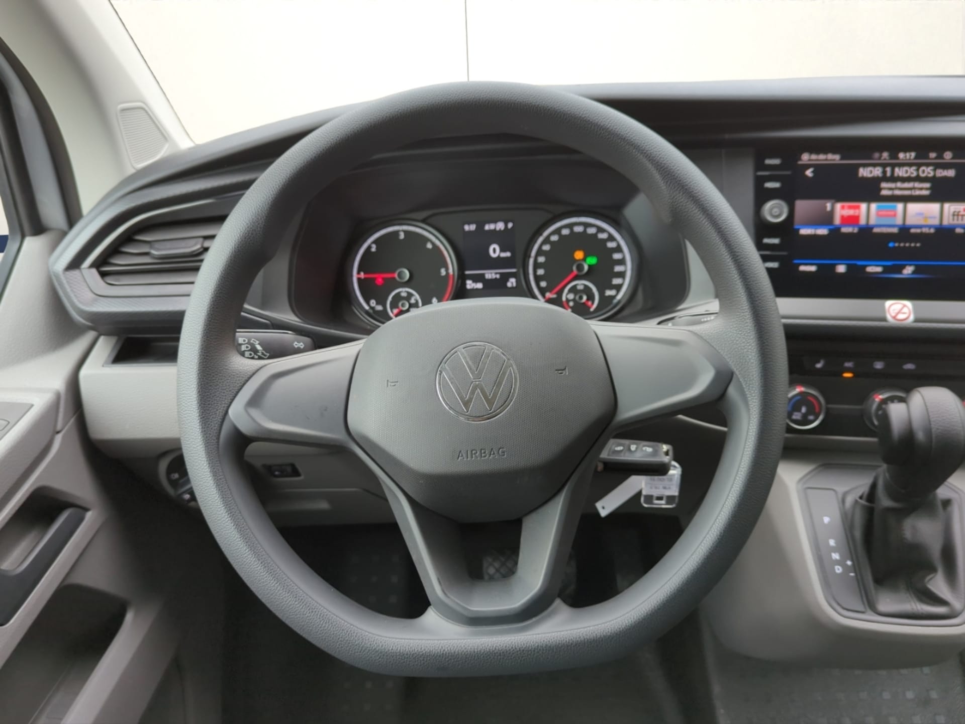 Volkswagen T6.1 Transporter Kombi langer Radstand
