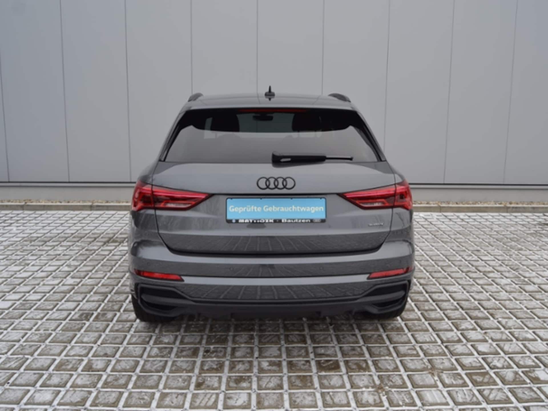 Audi Q3 SUV S line
