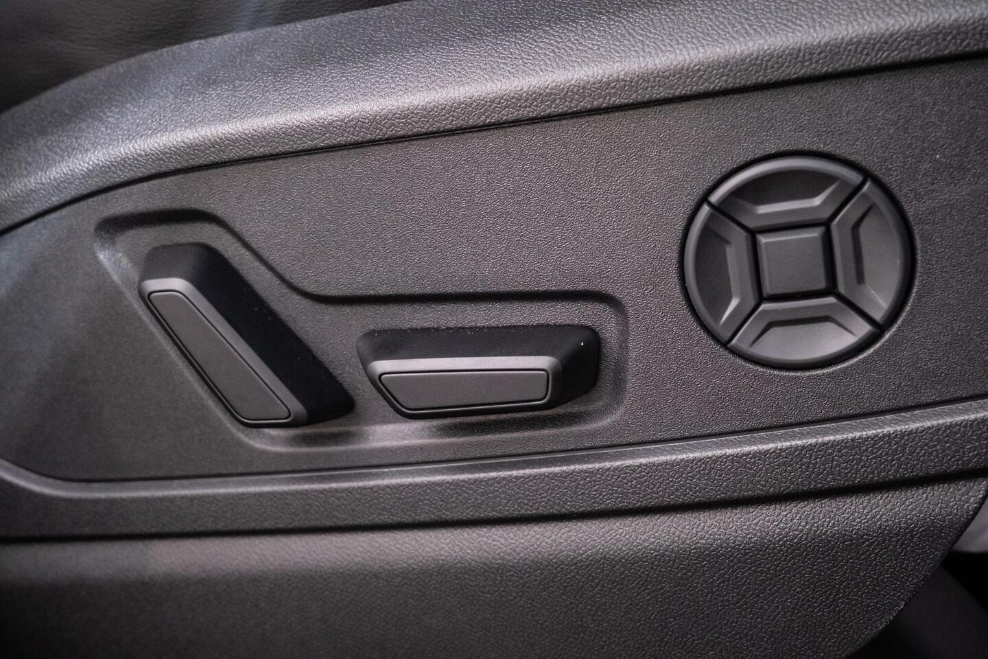 Image about Audi Q5 SUV TDI quattro 150 kW sport