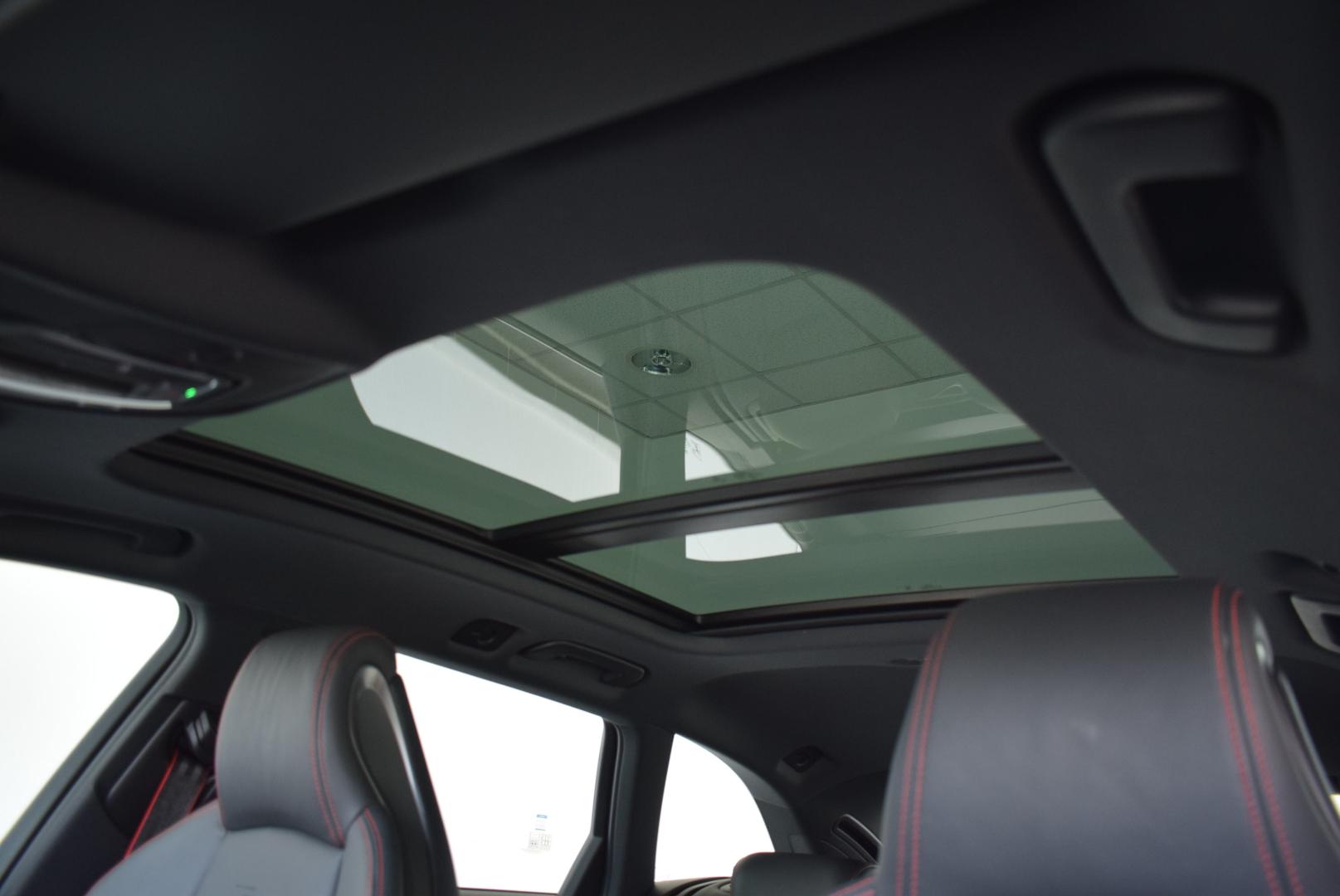 Image about Audi RS 4 Avant TFSI quattro tiptronic