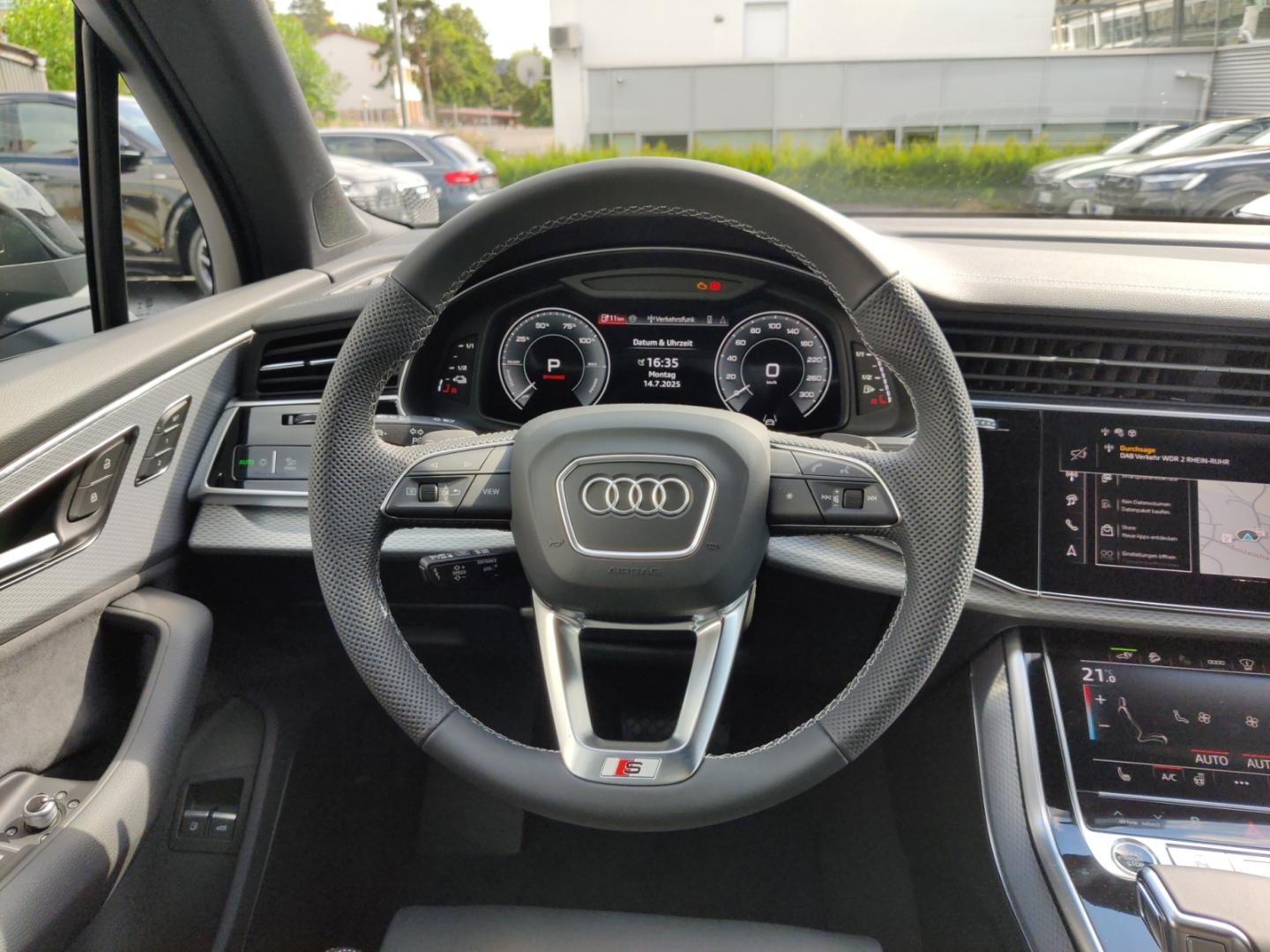 Image about Audi Q7 SUV TFSI e S line 60 TFSI e quattro tiptronic