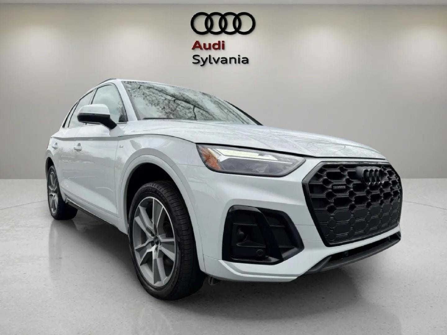 2025 Audi Q5 45 Premium's photo