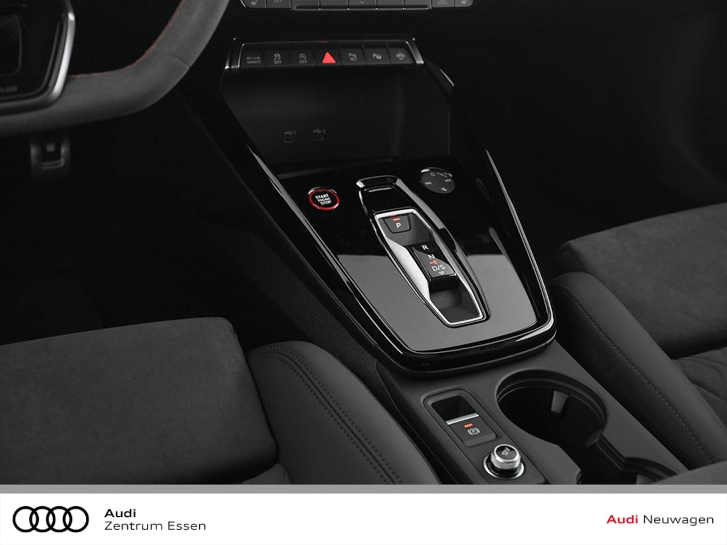 Bild über Audi RS 3 Sportback TFSI quattro 294 kW S tronic - für weitere Informationen kontaktieren Sie den Audi Partner