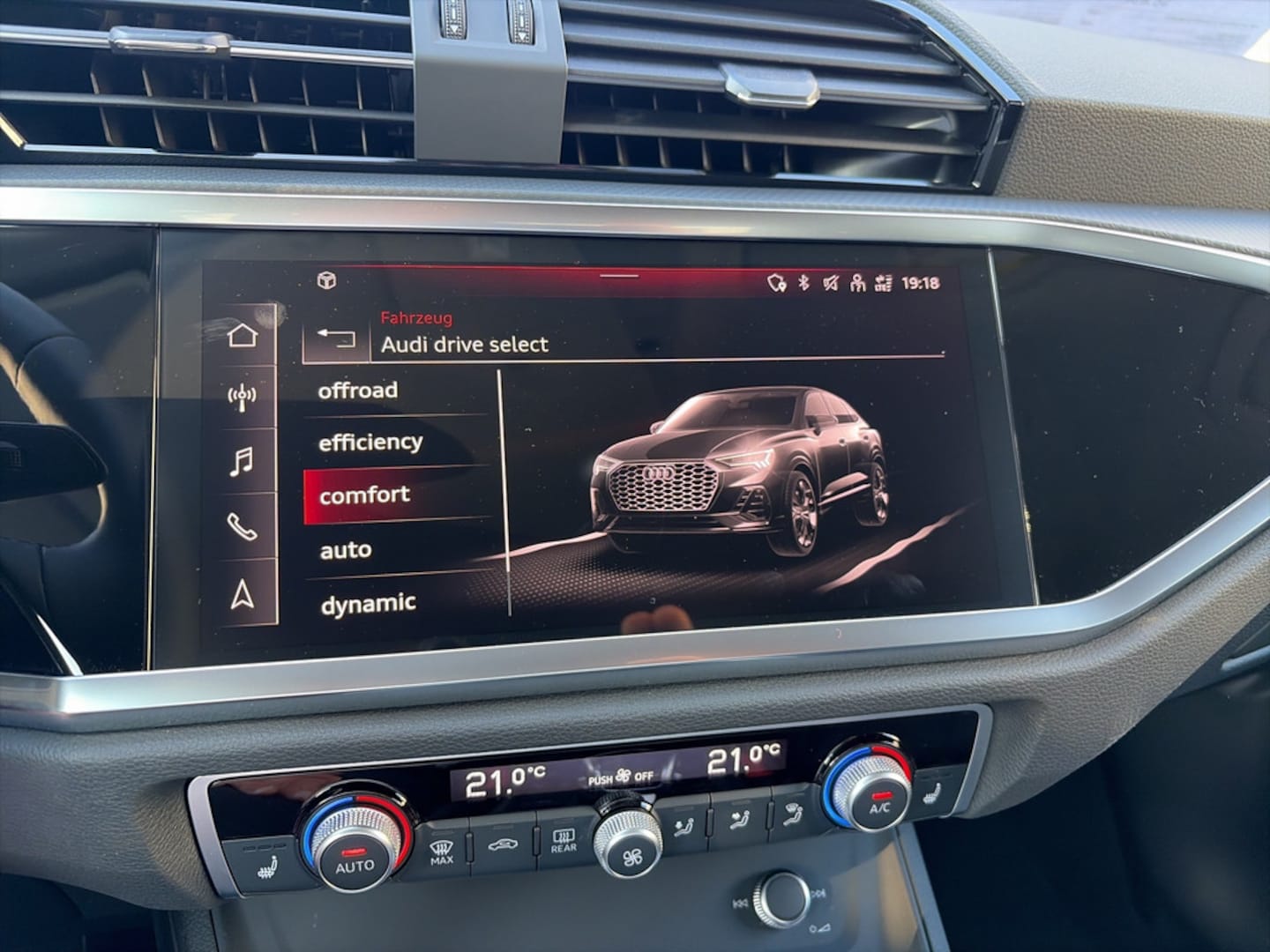 Bild über Audi Q3 Sportback TFSI 110 kW S tronic - für weitere Informationen kontaktieren Sie den Audi Partner