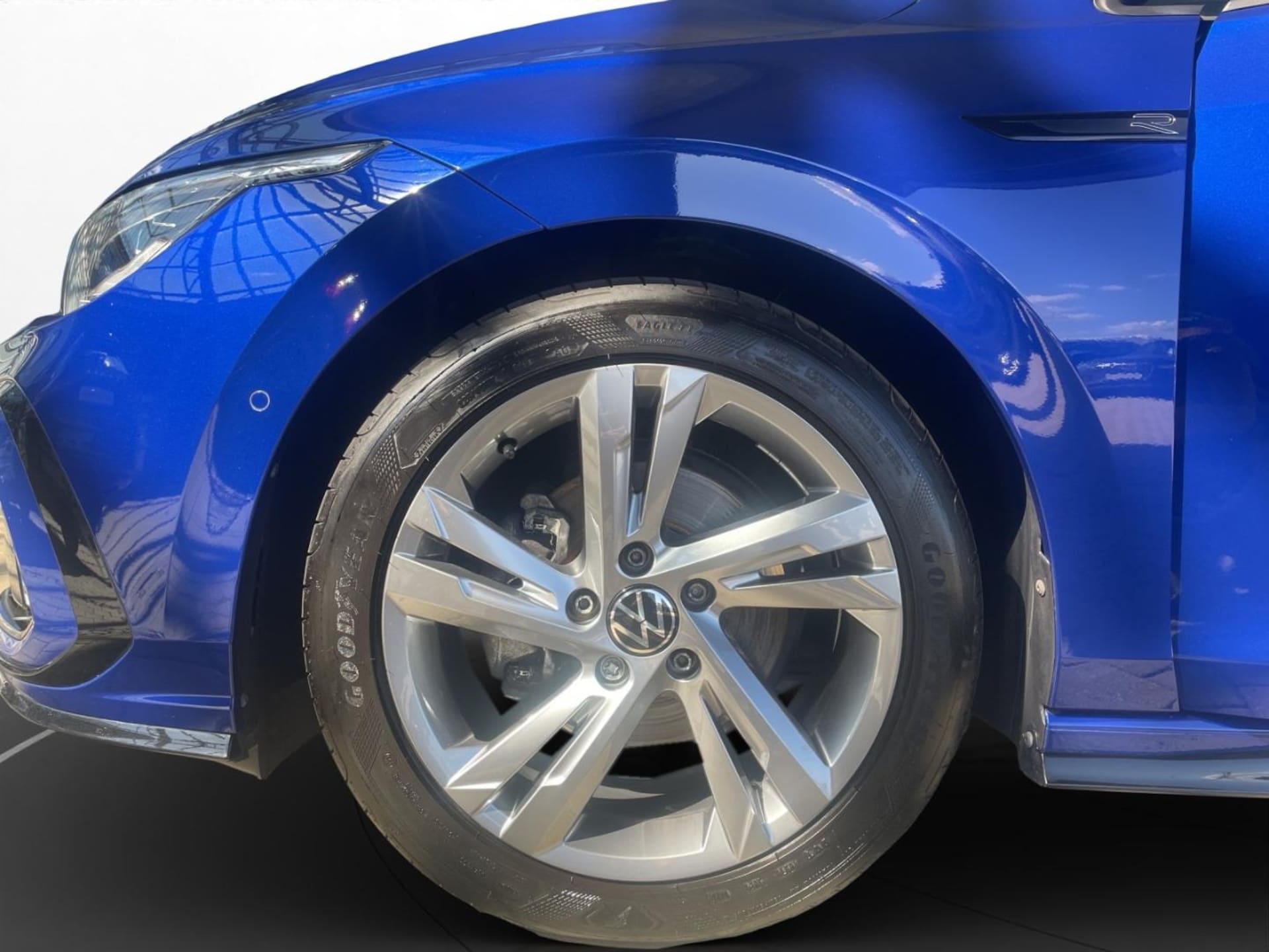 Volkswagen Golf R-Line