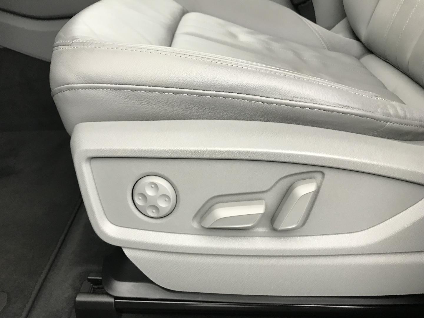 Image about Audi Q5 TFSI e Avus 50 TFSI e quattro 220 kW (299 ch) S tronic