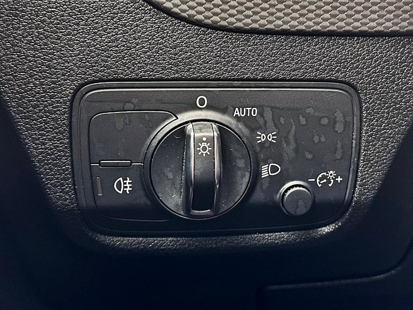 Bild über Audi Q2 S line 30 TFSI Schaltgetriebe - für weitere Informationen kontaktieren Sie den Audi Partner