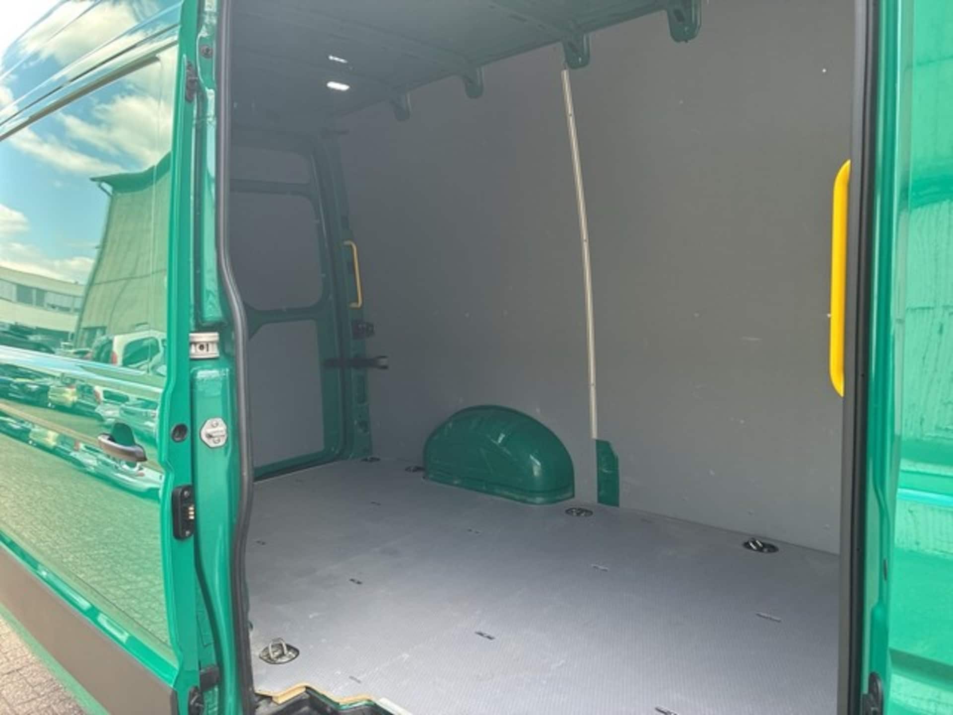 Volkswagen Crafter Kasten mittlerer Radstand