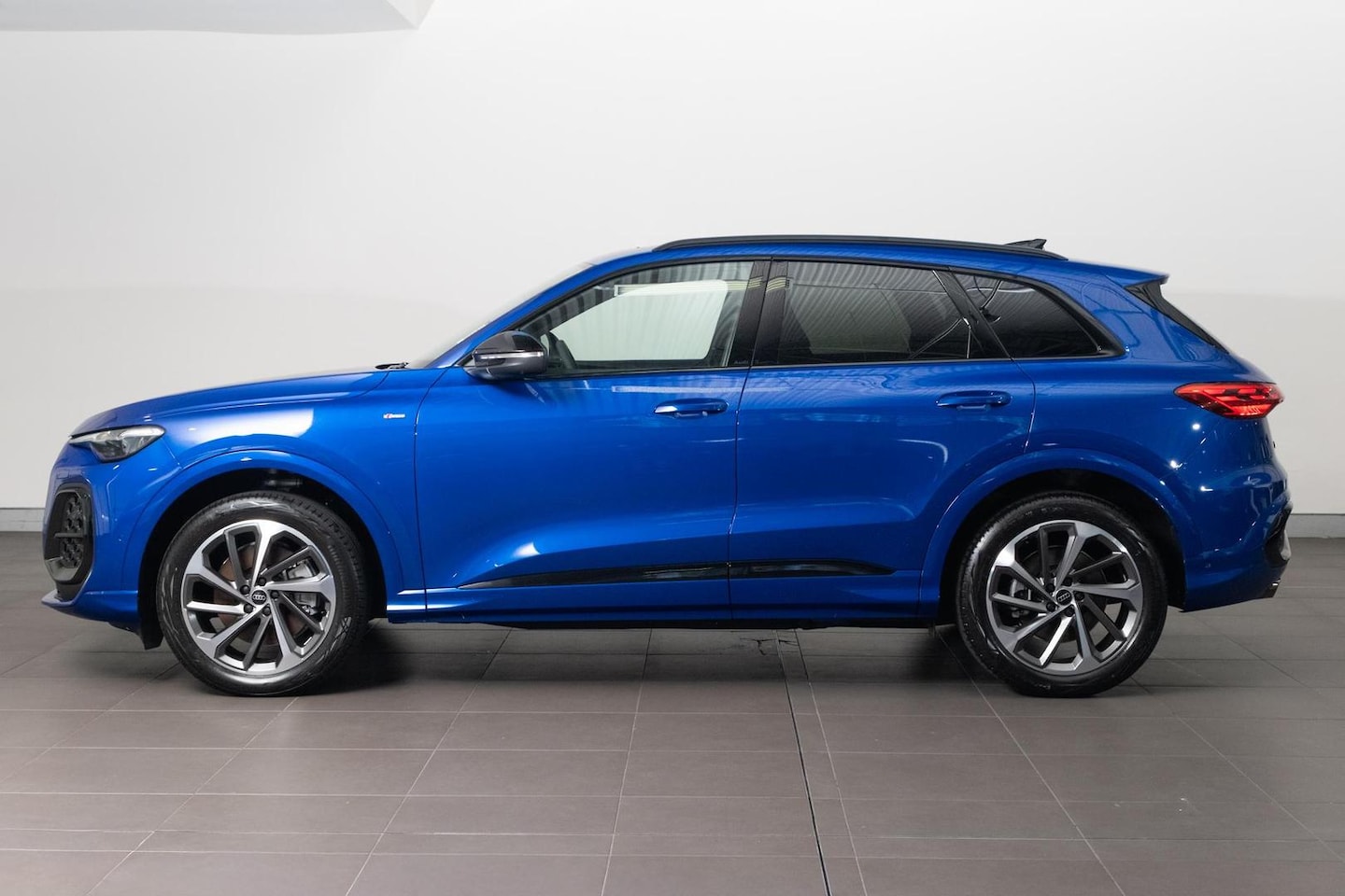 Image about Audi Q5 SUV TDI quattro 150 kW sport