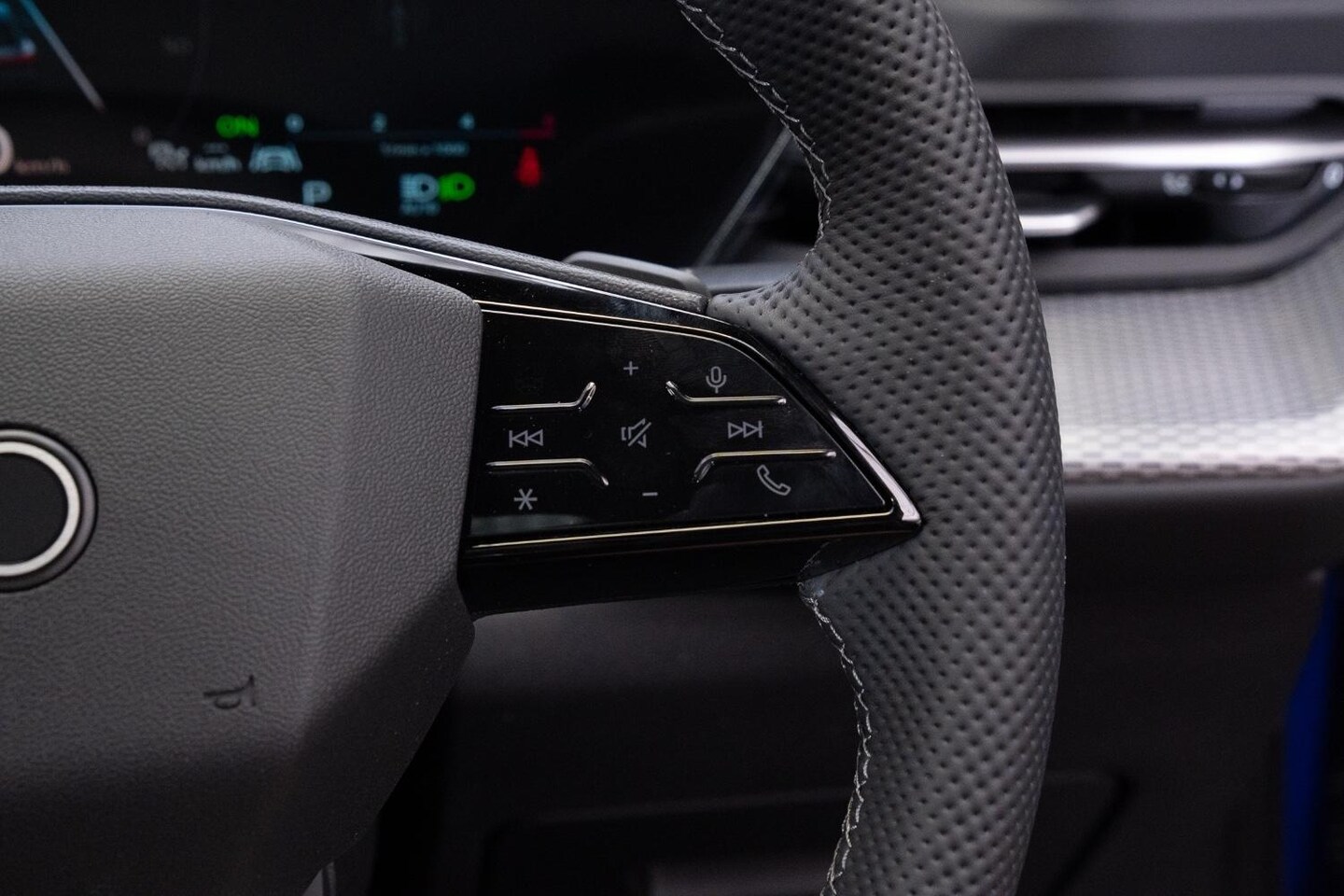 Image about Audi Q5 SUV TDI quattro 150 kW sport