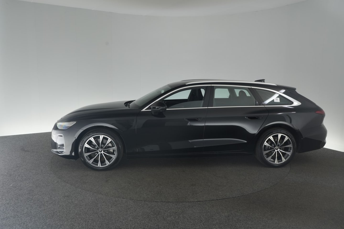 Bild über Audi A6 Avant TDI quattro 150 kW S tronic - für weitere Informationen kontaktieren Sie den Audi Partner