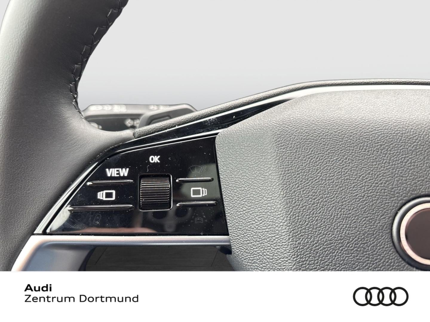 Bild über Audi Q6 SUV e-tron S line business e-tron performance 225 kW - für weitere Informationen kontaktieren Sie den Audi Partner