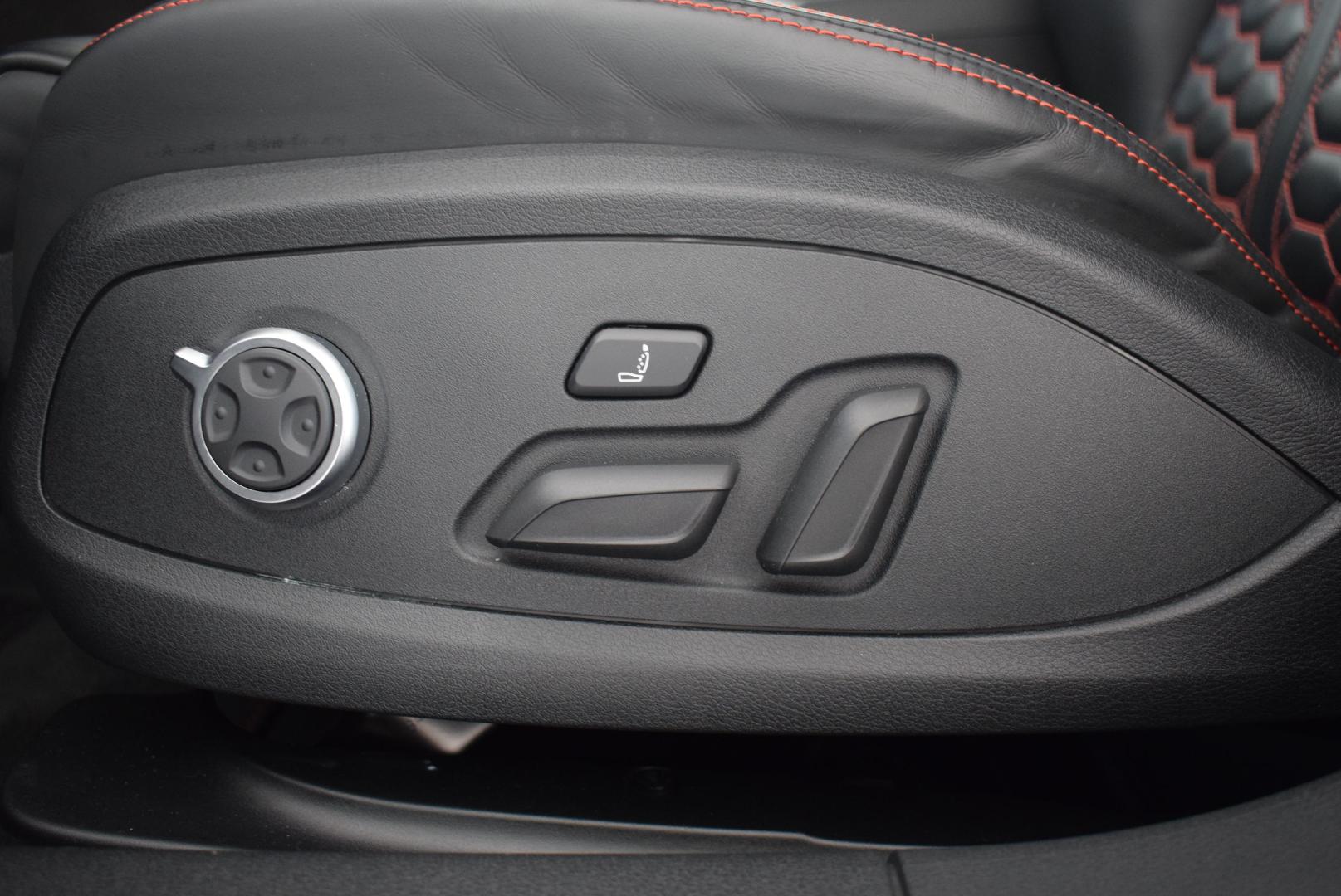 Image about Audi RS 4 Avant TFSI quattro tiptronic