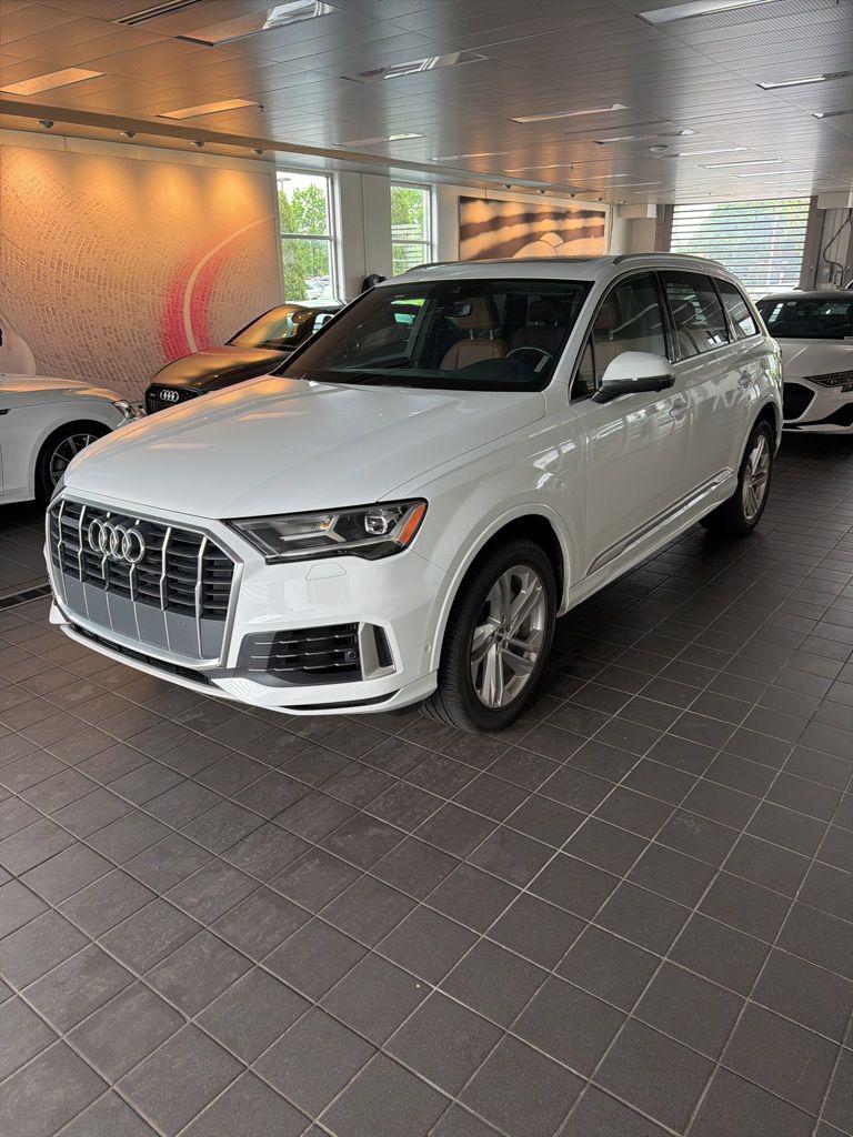 2020 Audi Q7 55 Premium Plus quattro Tiptronic's photo