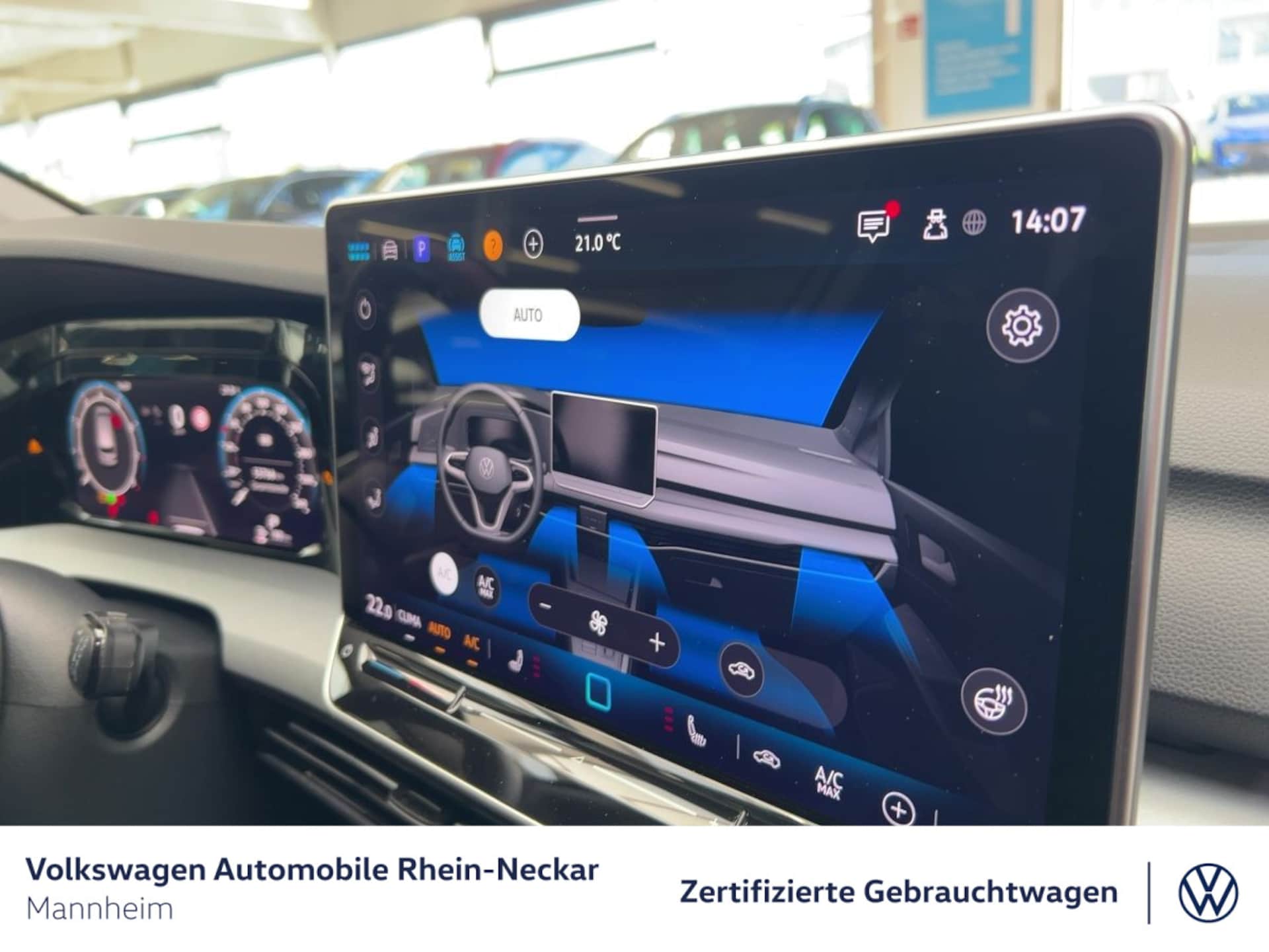 Volkswagen Golf Variant Life