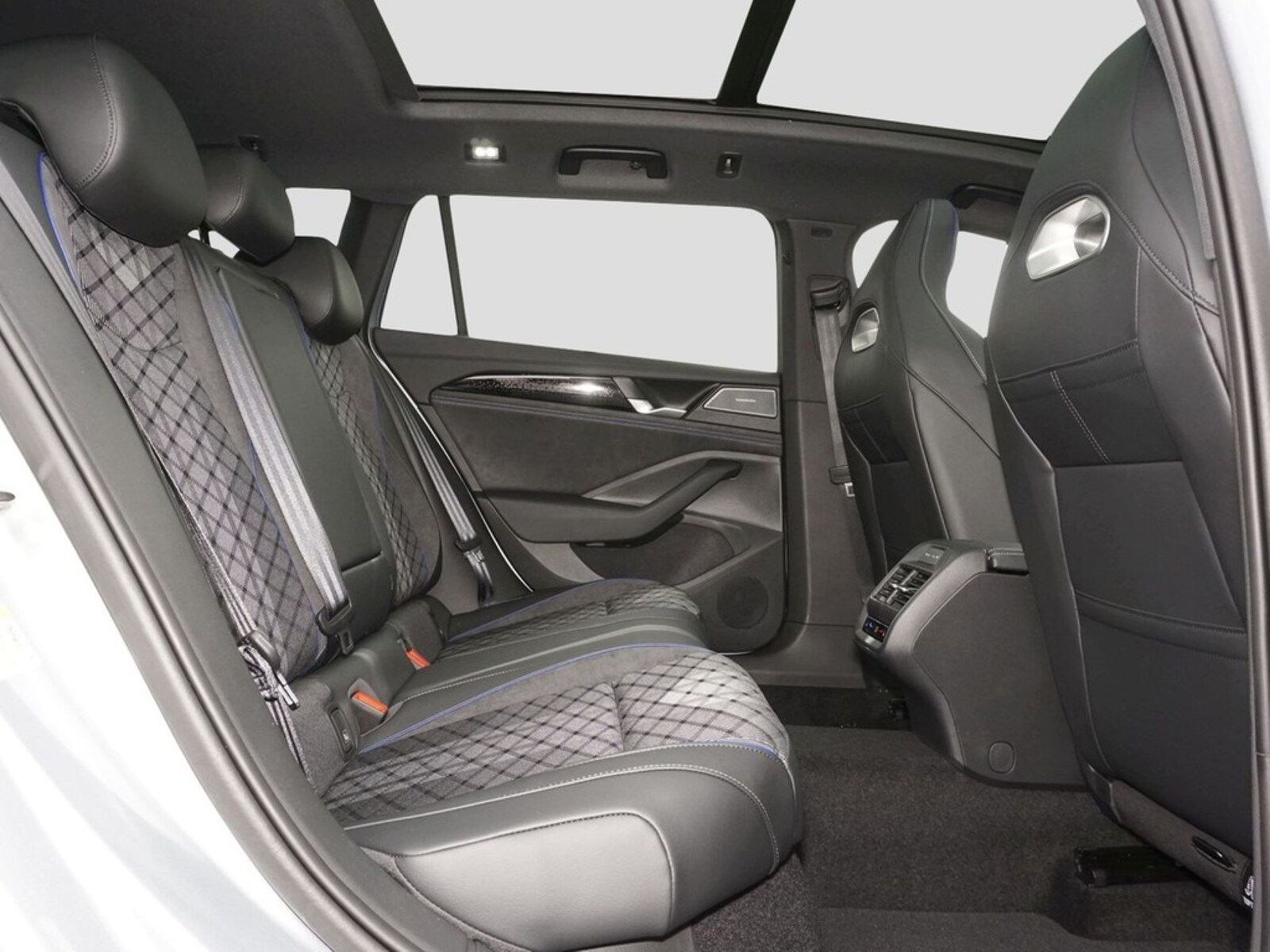 Volkswagen Passat – Bild 10