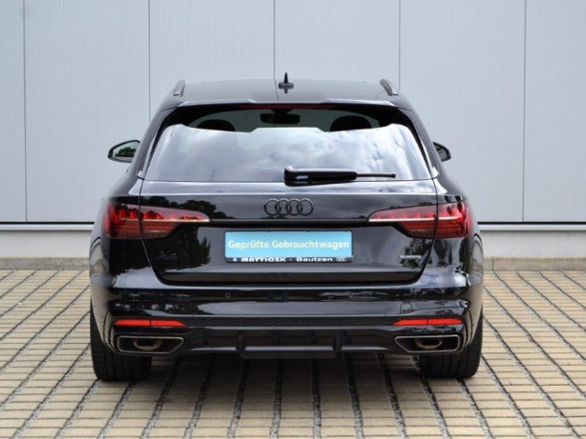 Audi A4 Avant S line