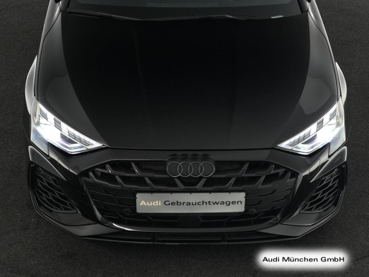 Bild über Audi S3 Limousine TFSI quattro S tronic - für weitere Informationen kontaktieren Sie den Audi Partner