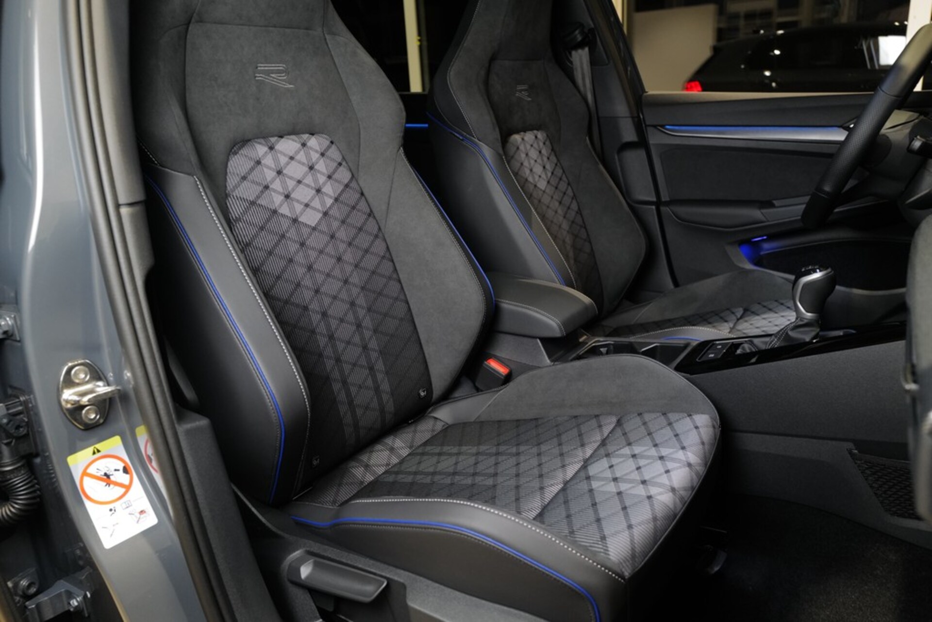 Volkswagen Golf R-Line