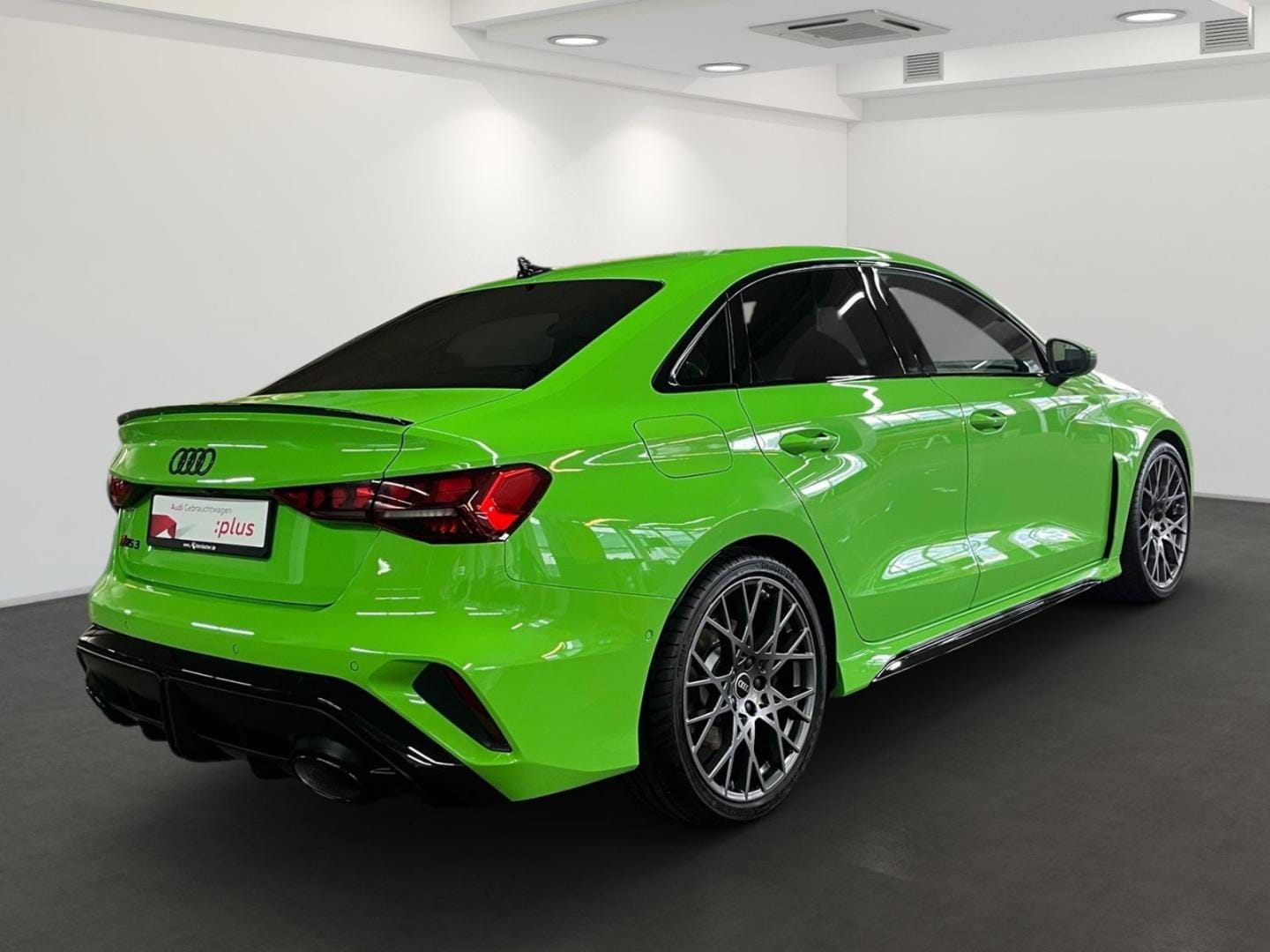 Bild über Audi RS 3 Limousine TFSI quattro 294 kW S tronic - für weitere Informationen kontaktieren Sie den Audi Partner