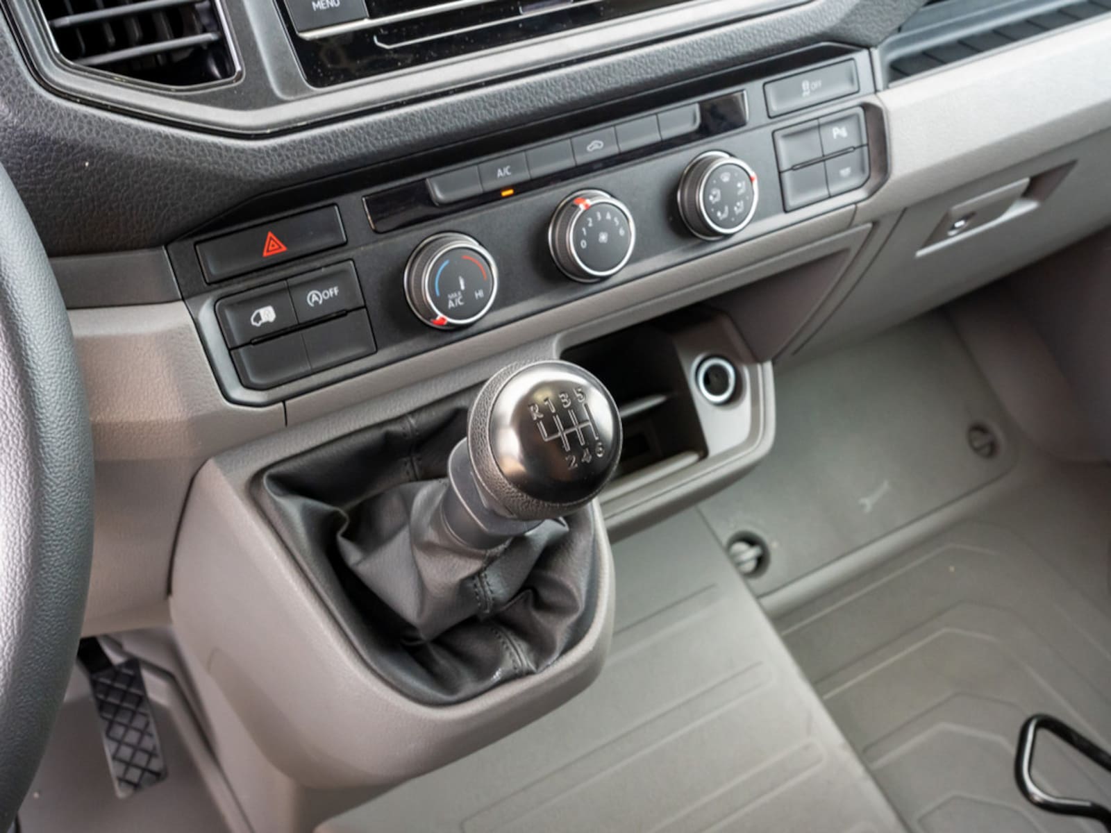 Volkswagen Crafter Kasten langer Radstand – Bild 13