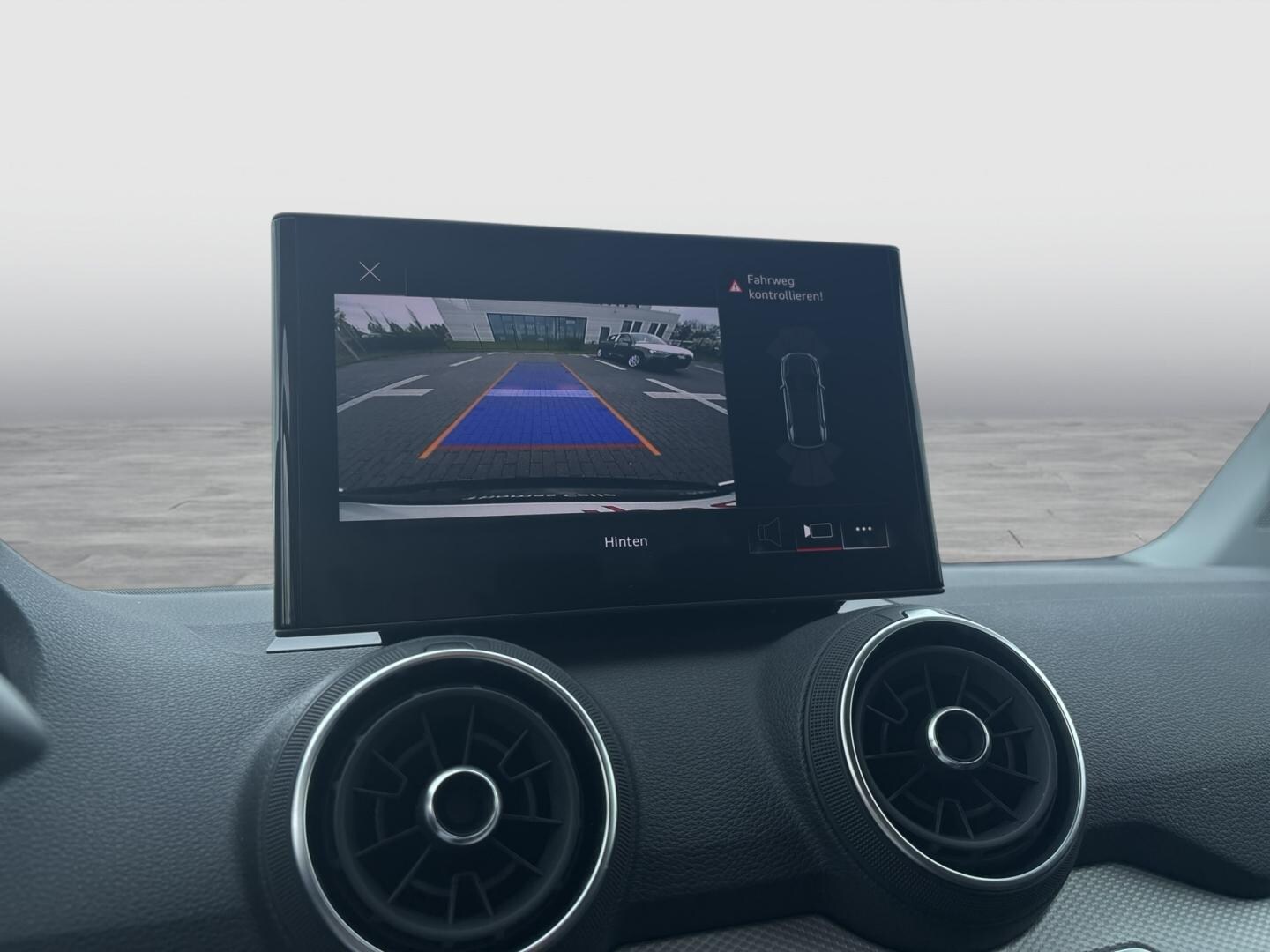 Bild über Audi Q2 advanced 35 TFSI S tronic - für weitere Informationen kontaktieren Sie den Audi Partner