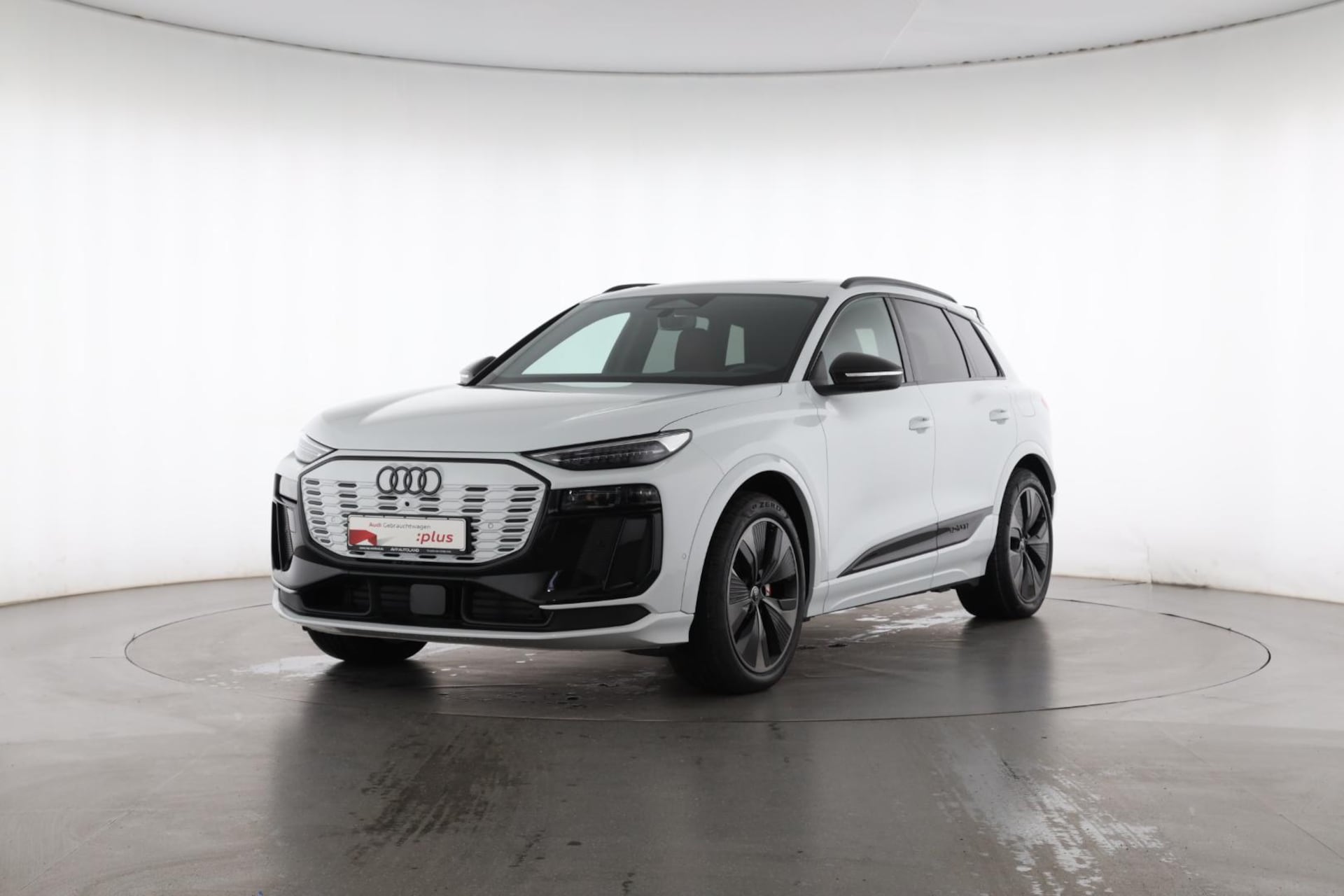 Audi SQ6 SUV e-tron