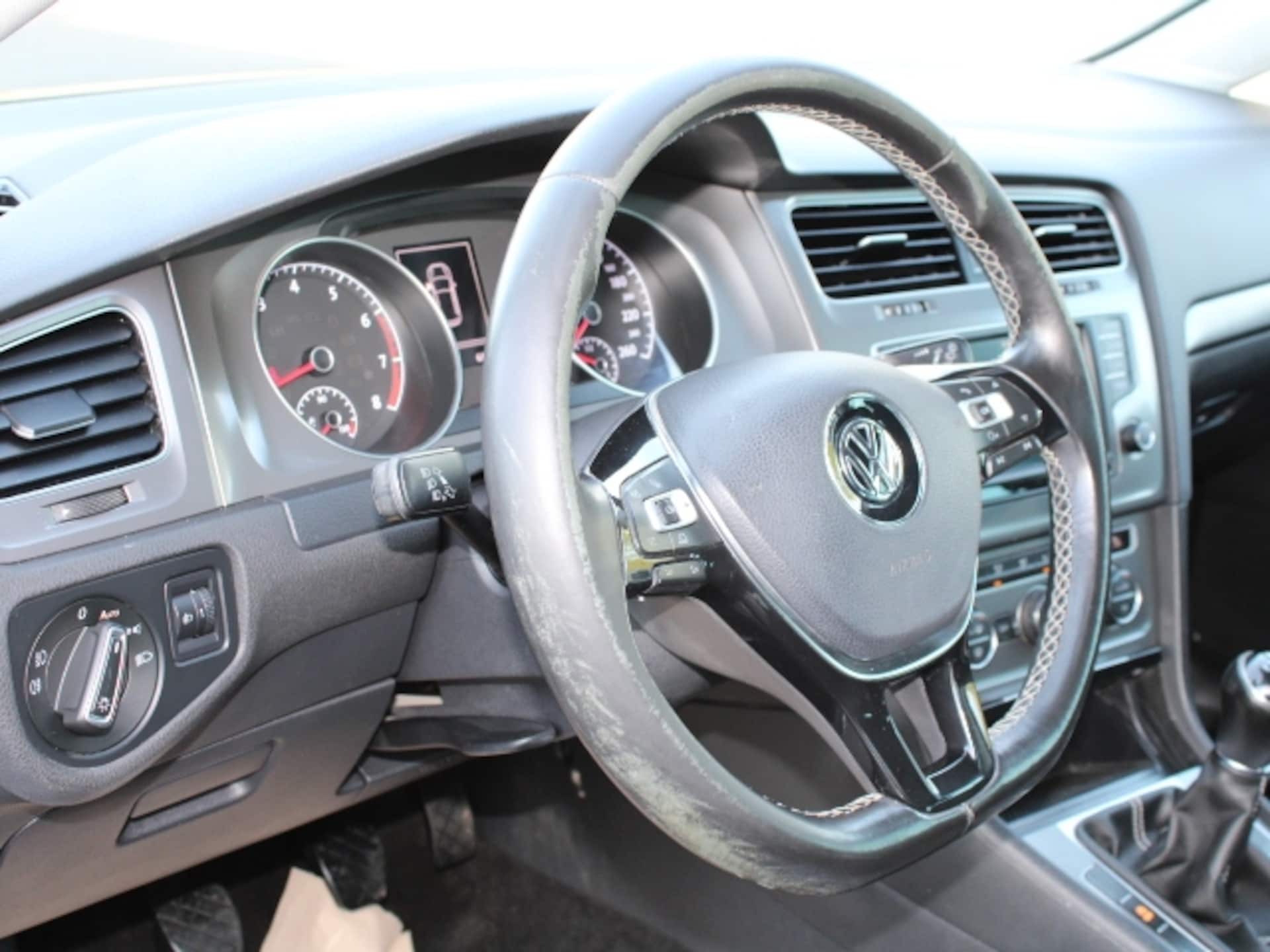 Volkswagen Golf LOUNGE
