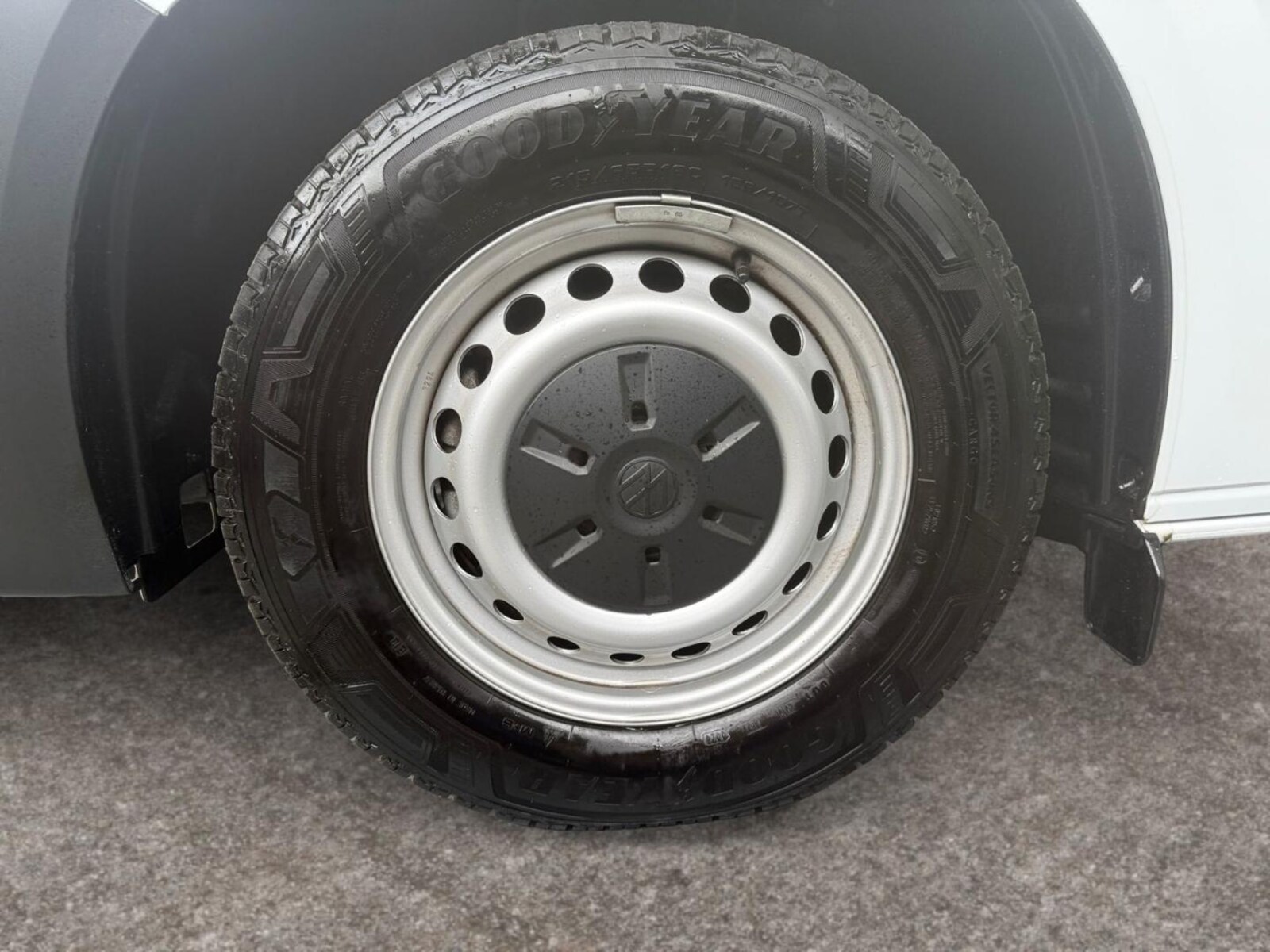 Volkswagen Transporter Kasten kurzer Radstand – Bild 15