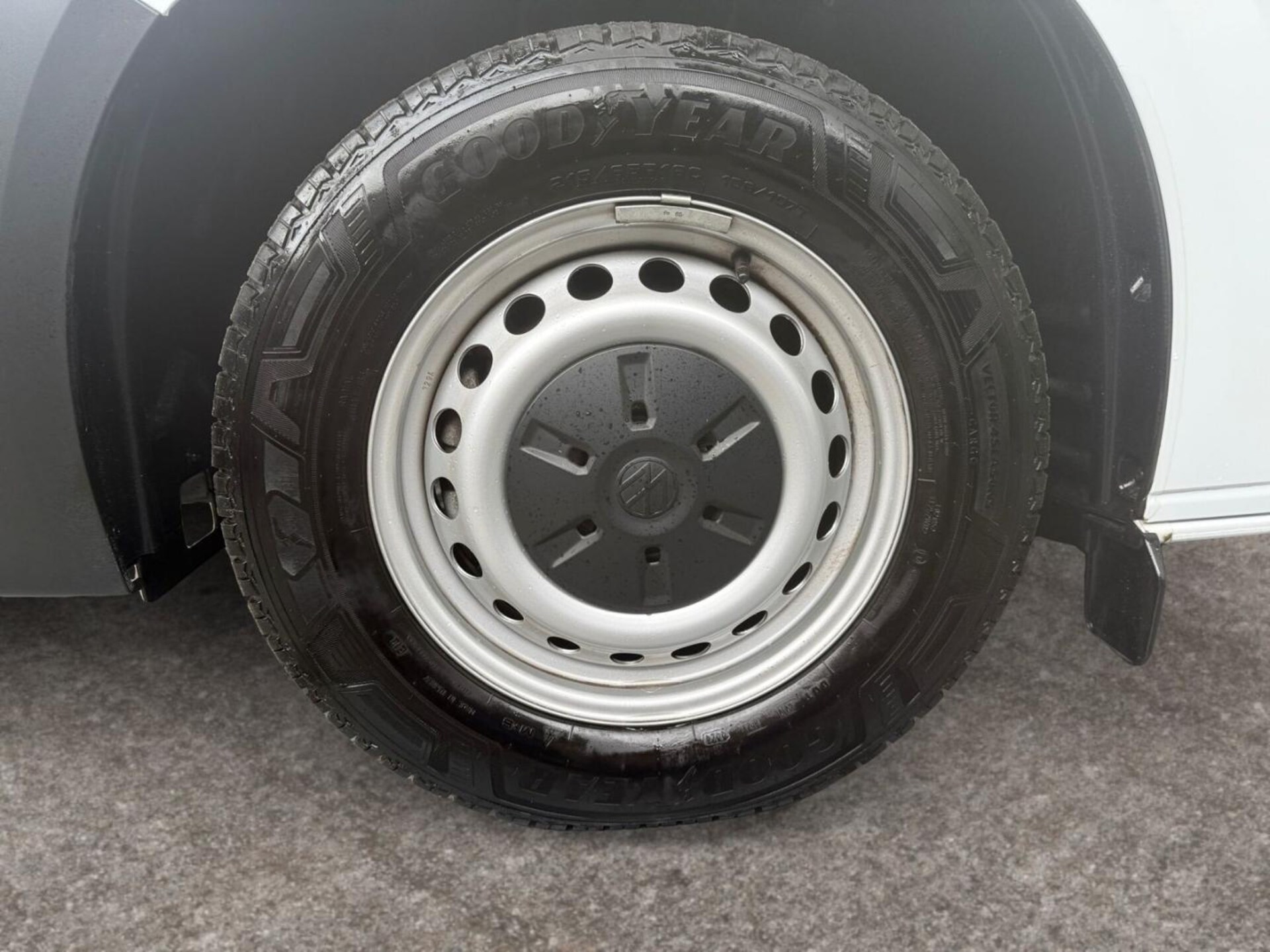 Volkswagen Transporter Kasten kurzer Radstand