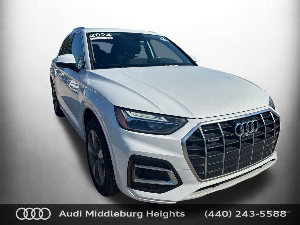 2024 Audi Q5 40 Premium Plus's photo
