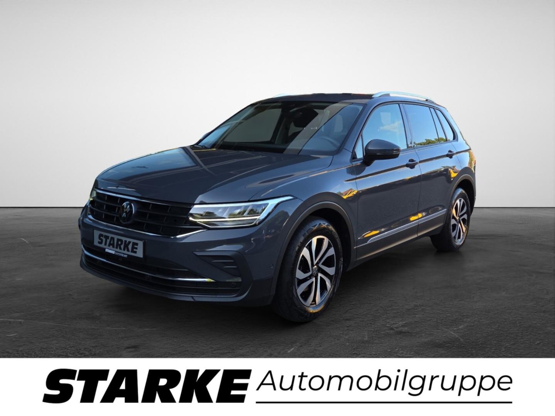 Volkswagen Tiguan 2022 — Tiguan 1.5 TSI Active LED Navi AHK ACC Sitzheiz...